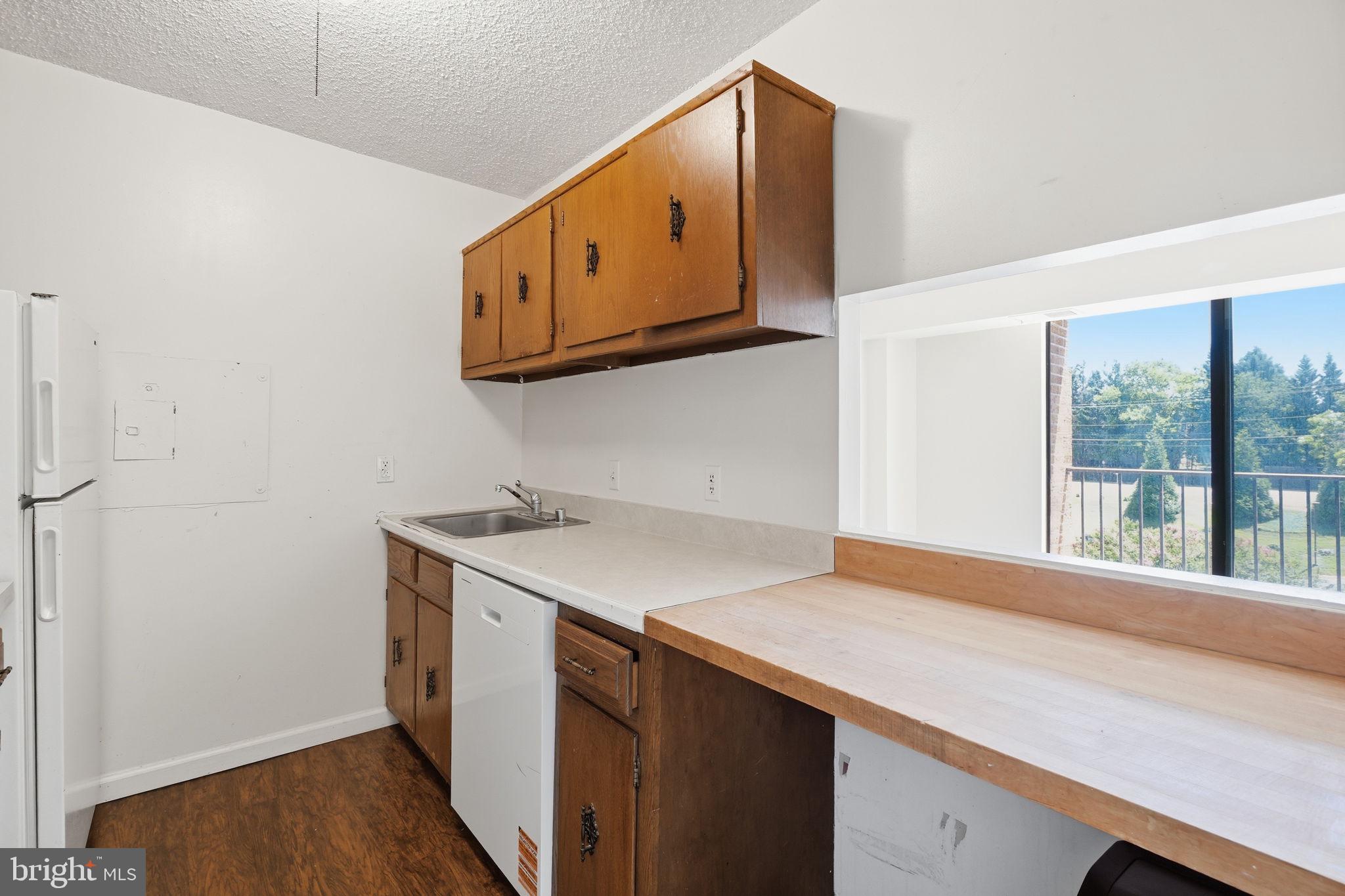 IDYLWOOD TOWERS - Residential