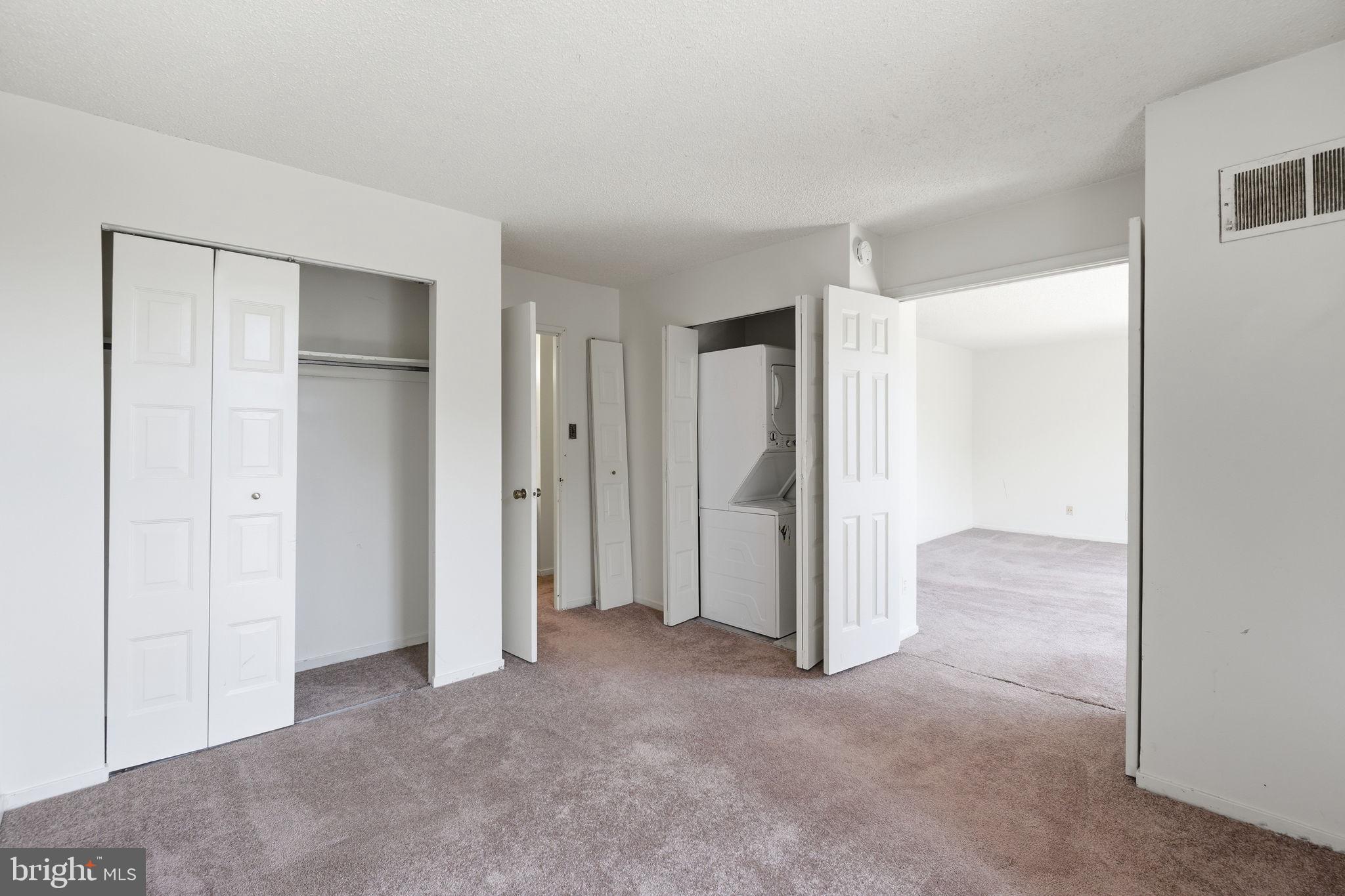 IDYLWOOD TOWERS - Residential