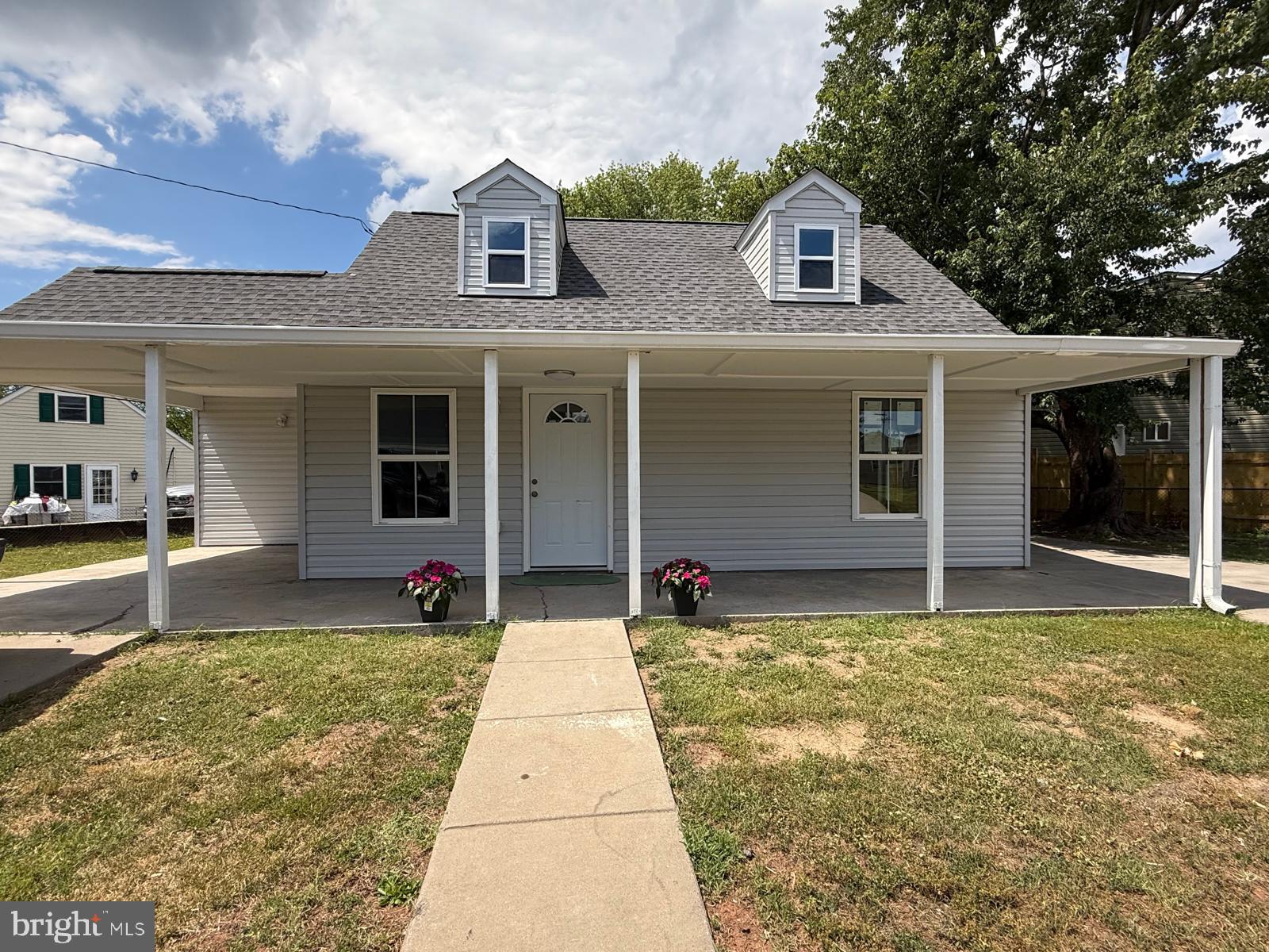 GREAT HOME & LOCATION  ON THE HEART OF MANASSAS PART AND AFTERSOUGHT  LOCATION , NEAR SHOPS AND TRANSPORTATION.
TOTALLY REMODELED  TOP TO BOTTOM IN 2026.
A PROPERTY TO TRULY CALL HOME, READY TO MOVED IN.
PLEASE TEXT LISTING AGENT AND SHOW IT TODAY..!!!