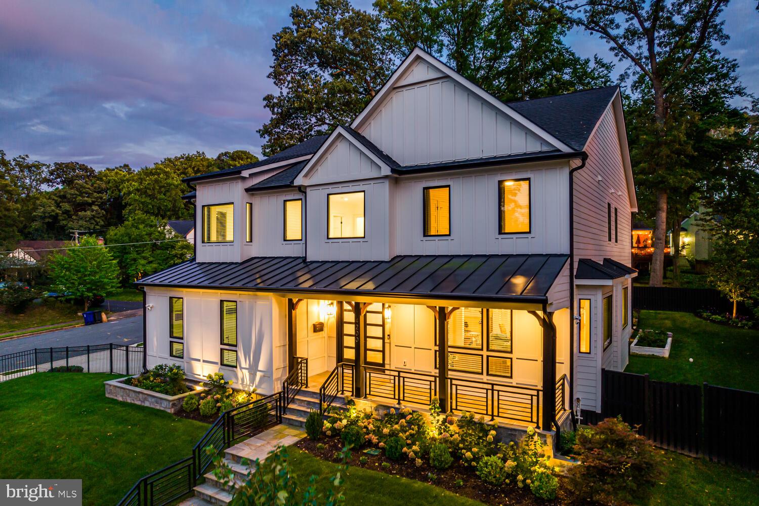GOLF CLUB MANOR - Residential