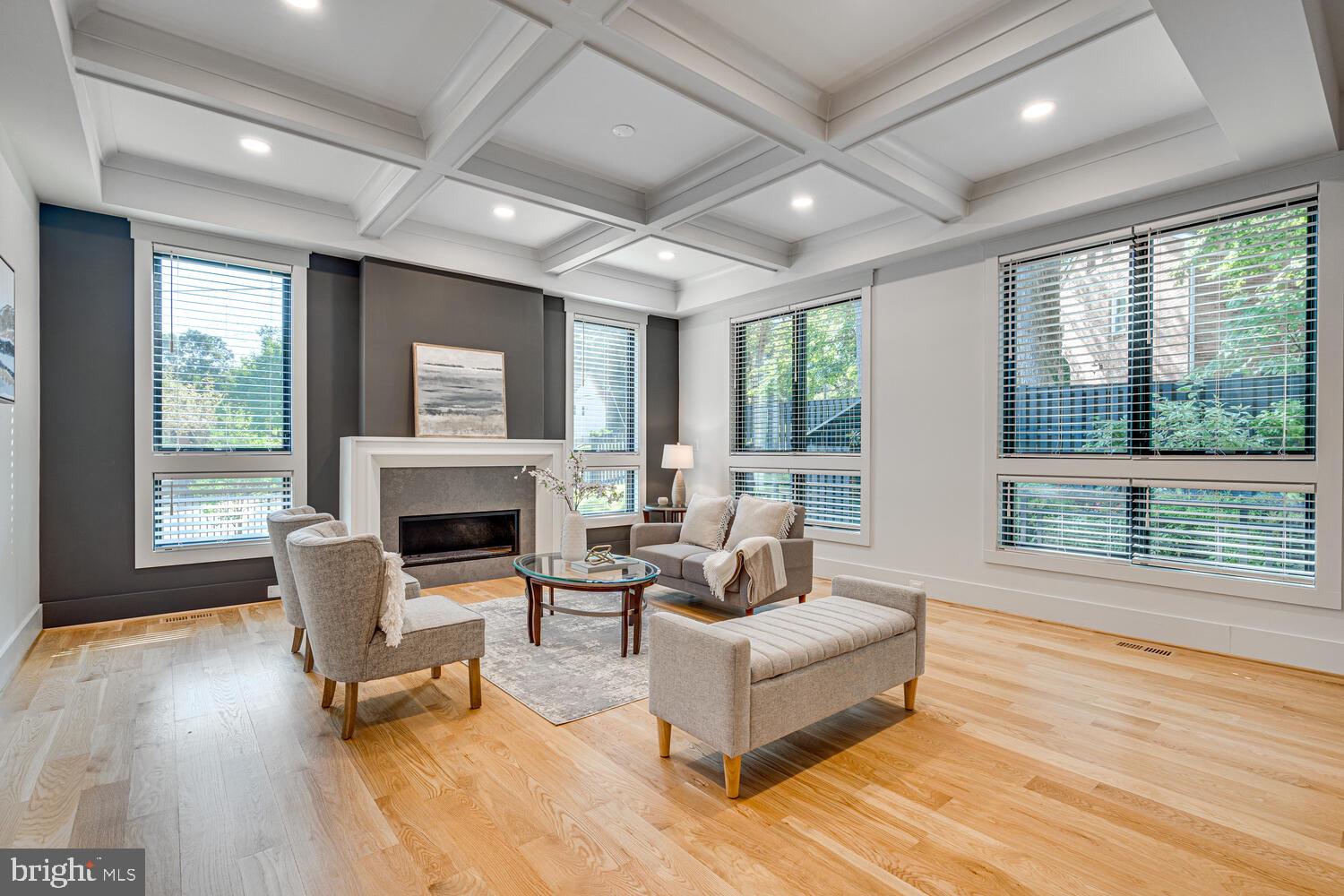 GOLF CLUB MANOR - Residential