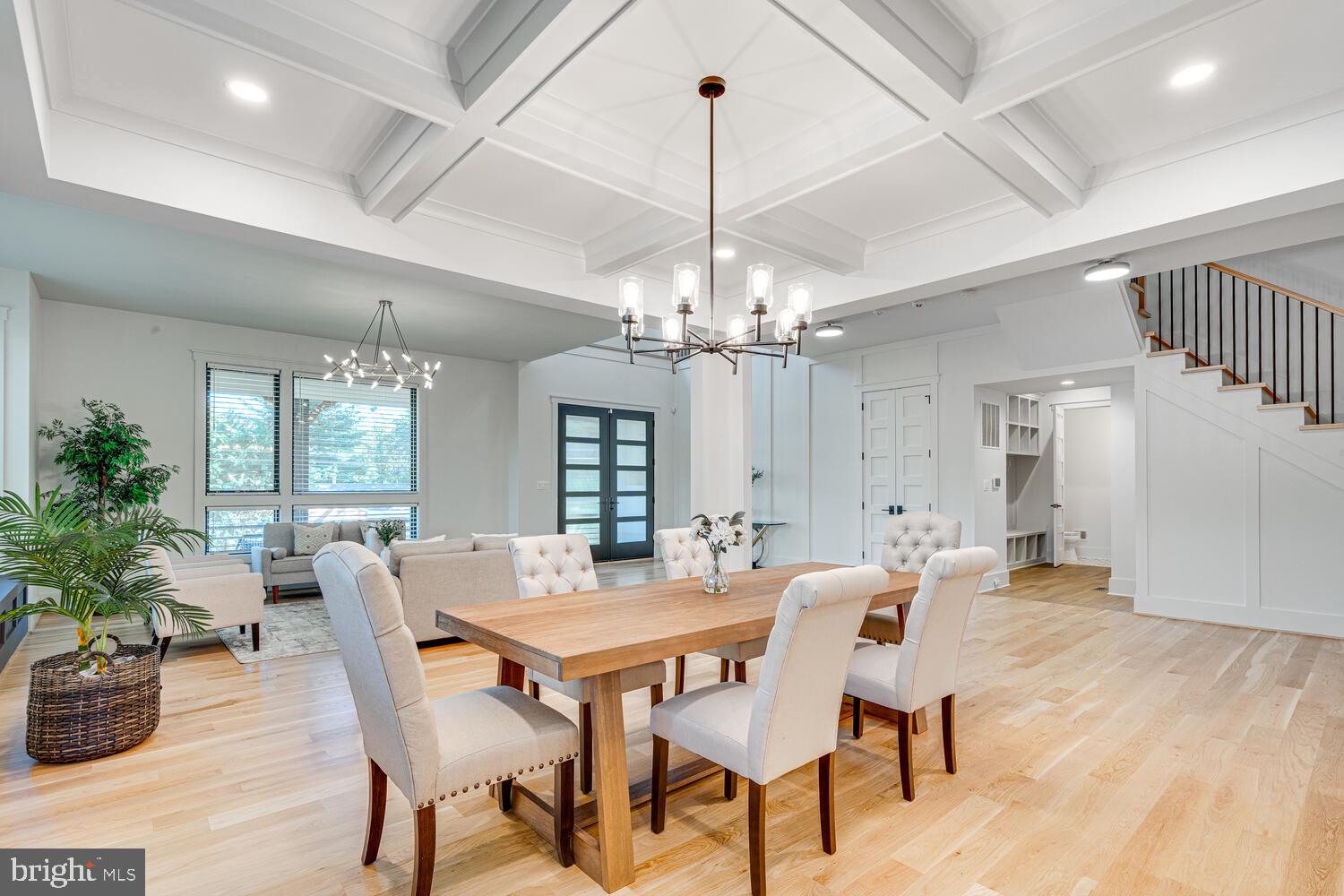 GOLF CLUB MANOR - Residential
