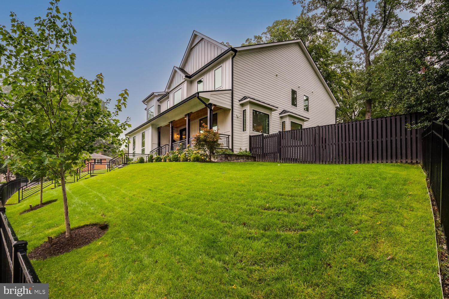 GOLF CLUB MANOR - Residential
