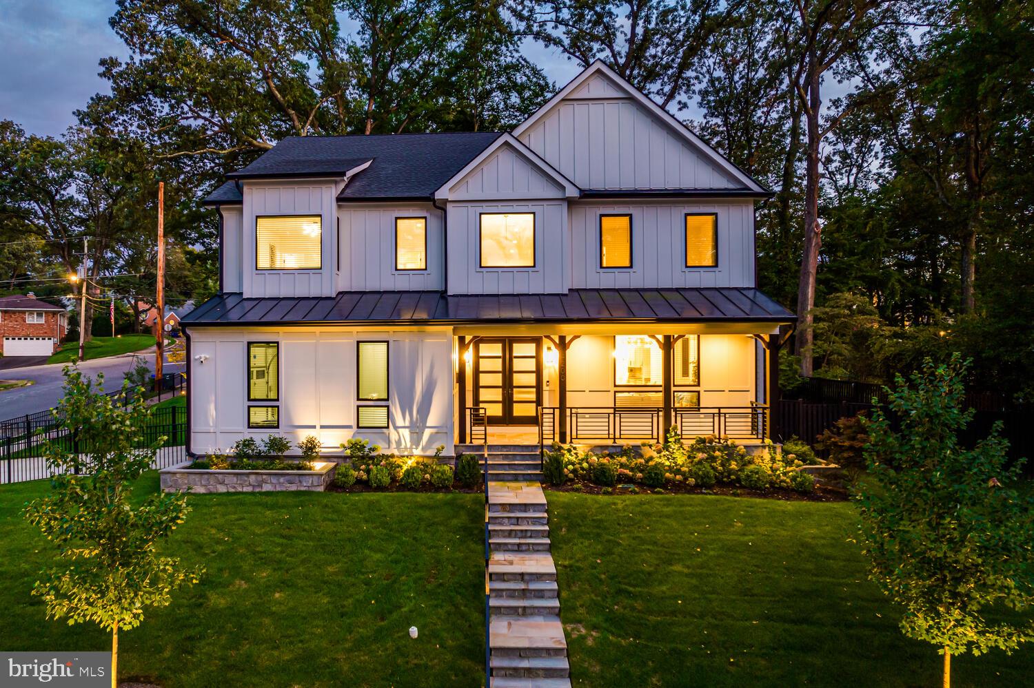 GOLF CLUB MANOR - Residential