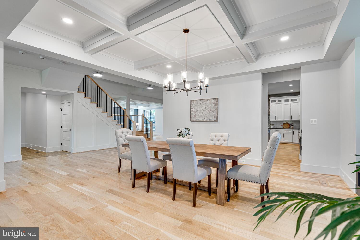 GOLF CLUB MANOR - Residential