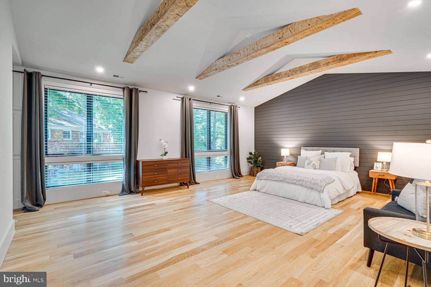 GOLF CLUB MANOR - Residential