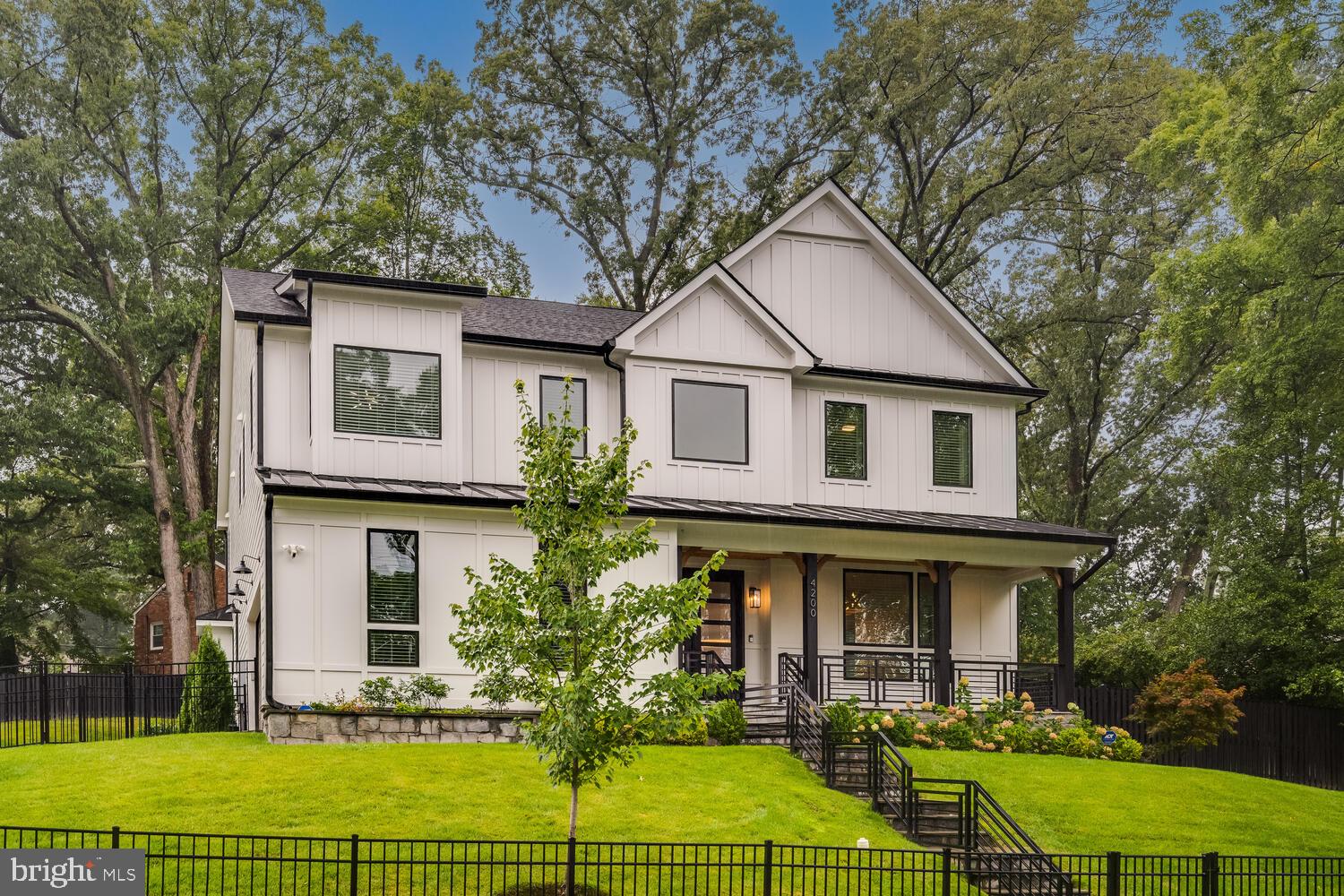 GOLF CLUB MANOR - Residential