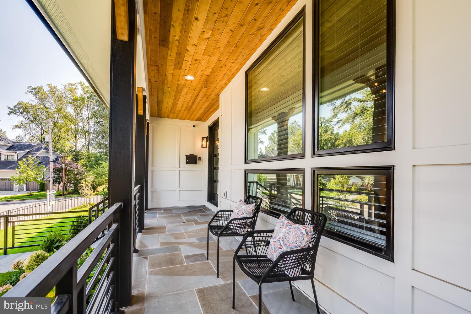GOLF CLUB MANOR - Residential