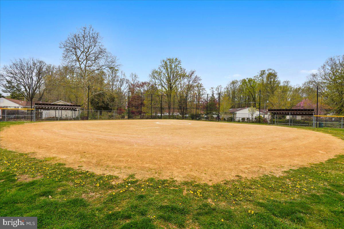 FALCON CREST - Residential