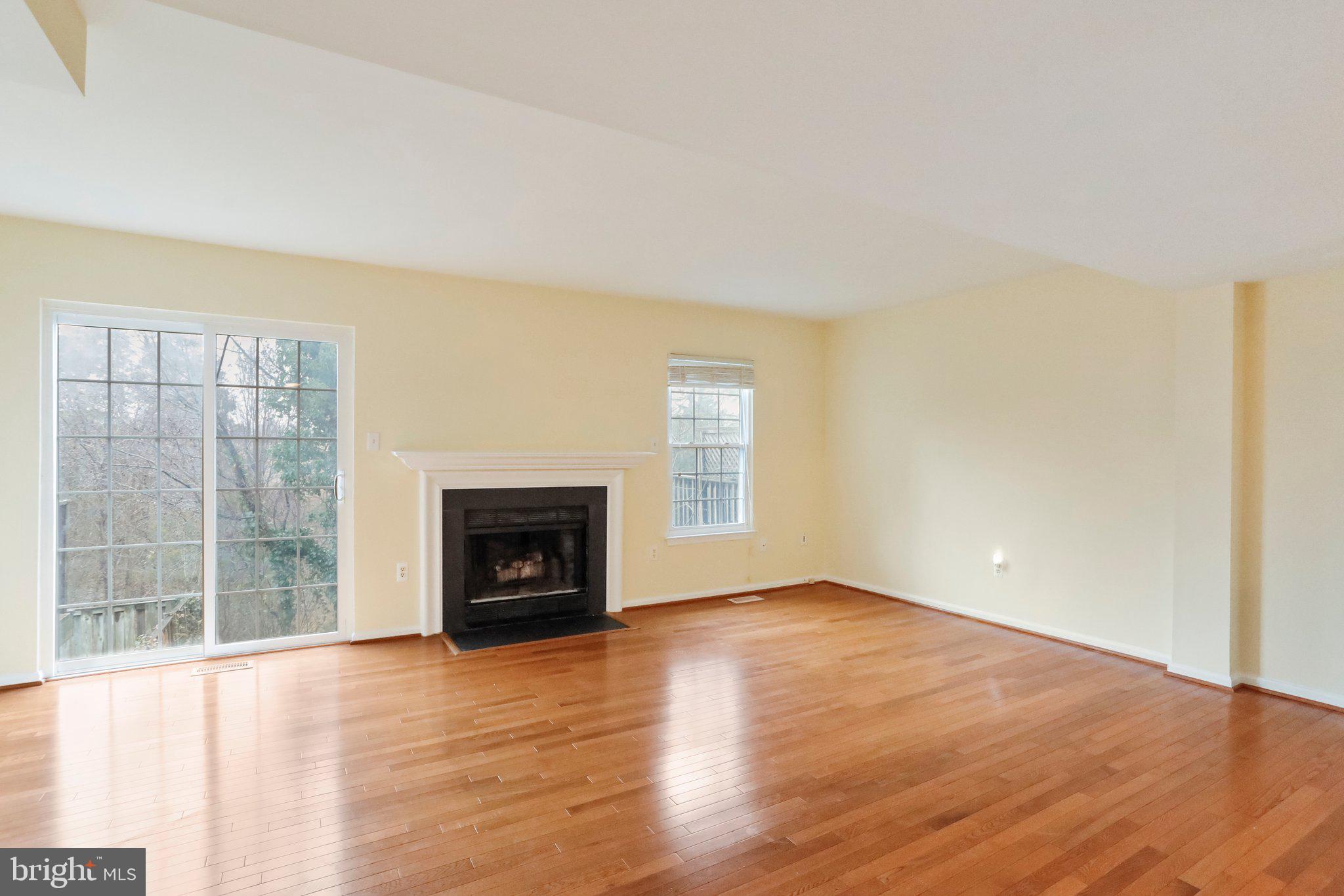 LONGSTREET COMMONS - Residential