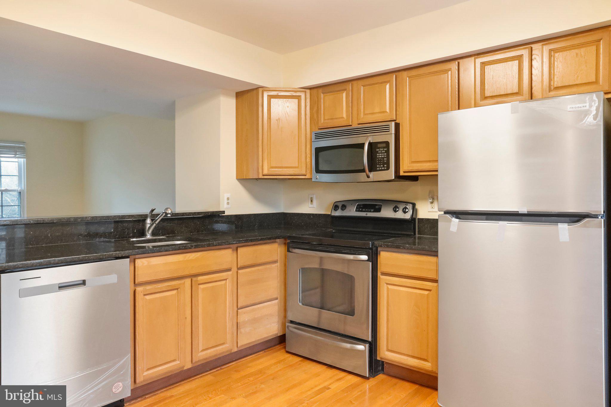 LONGSTREET COMMONS - Residential