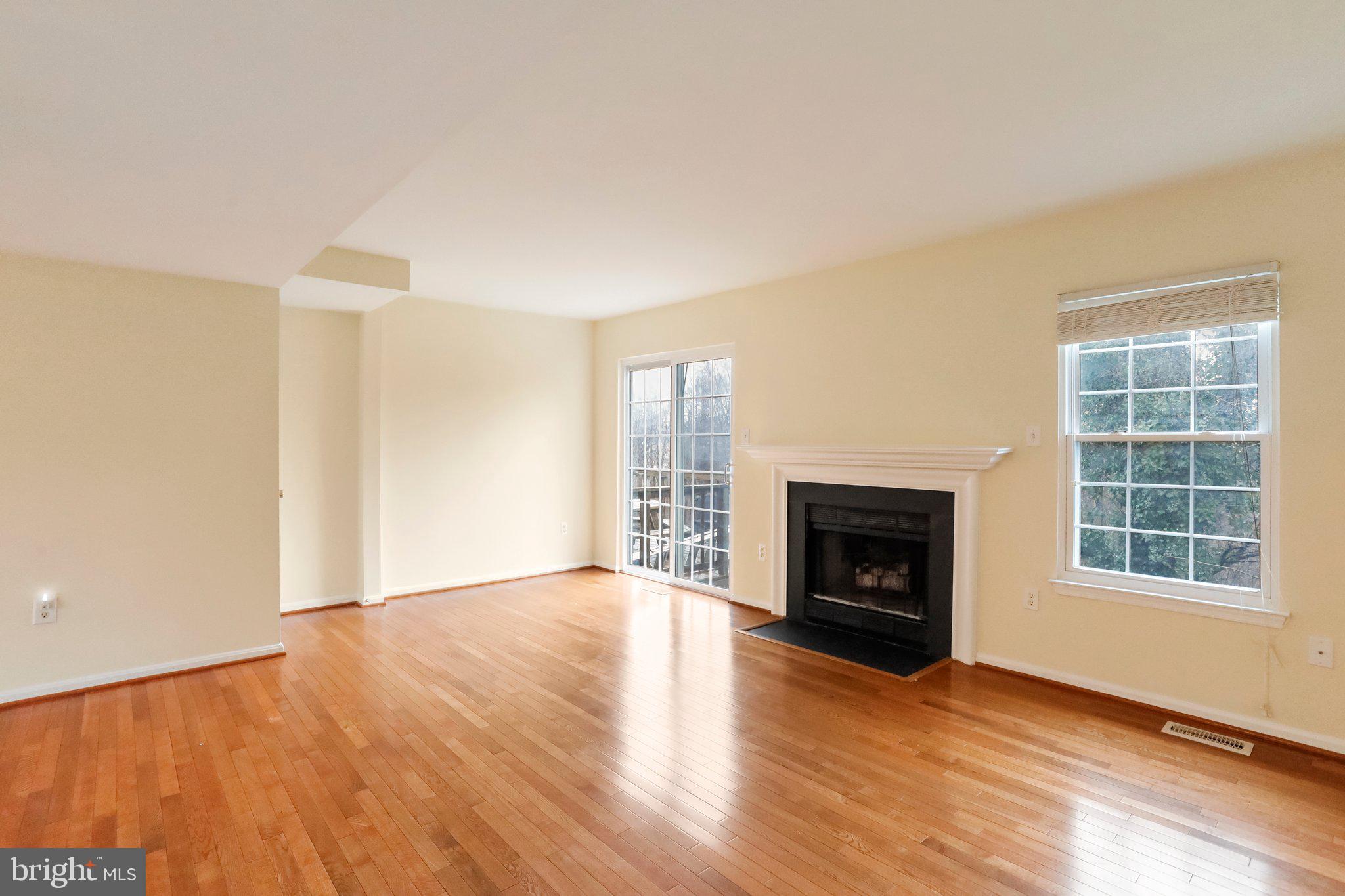 LONGSTREET COMMONS - Residential