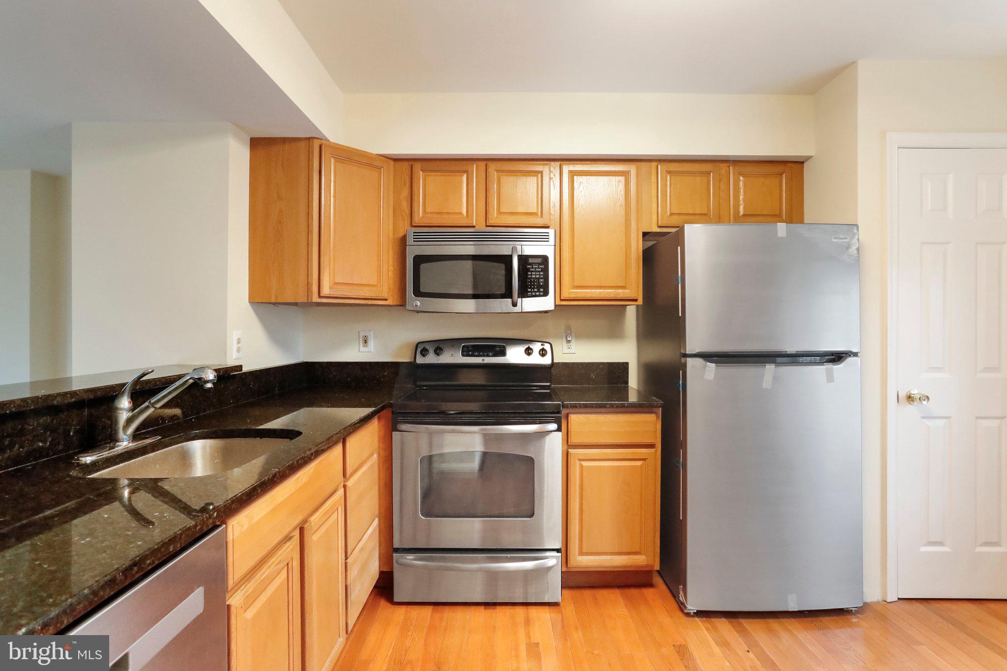 LONGSTREET COMMONS - Residential