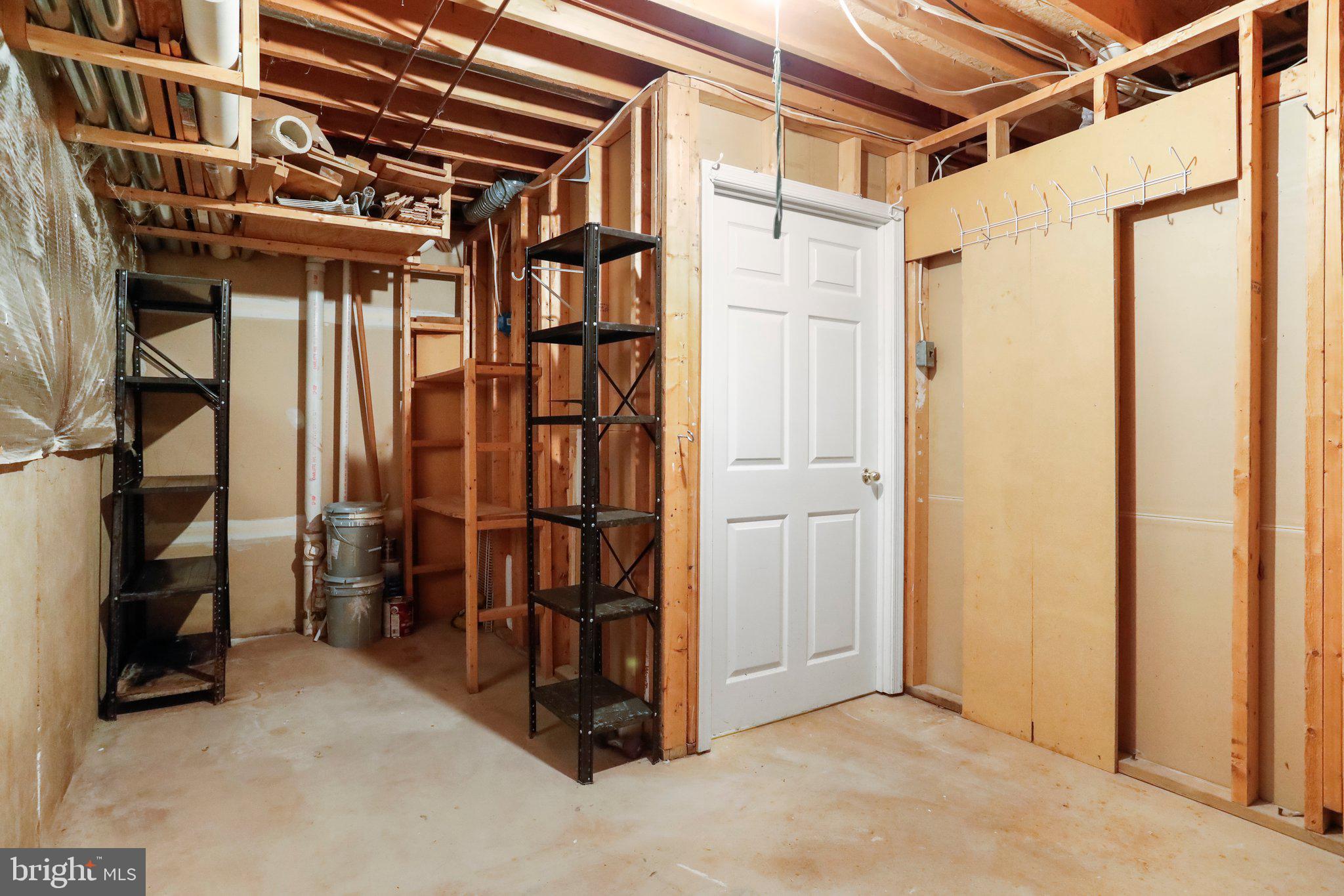 LONGSTREET COMMONS - Residential