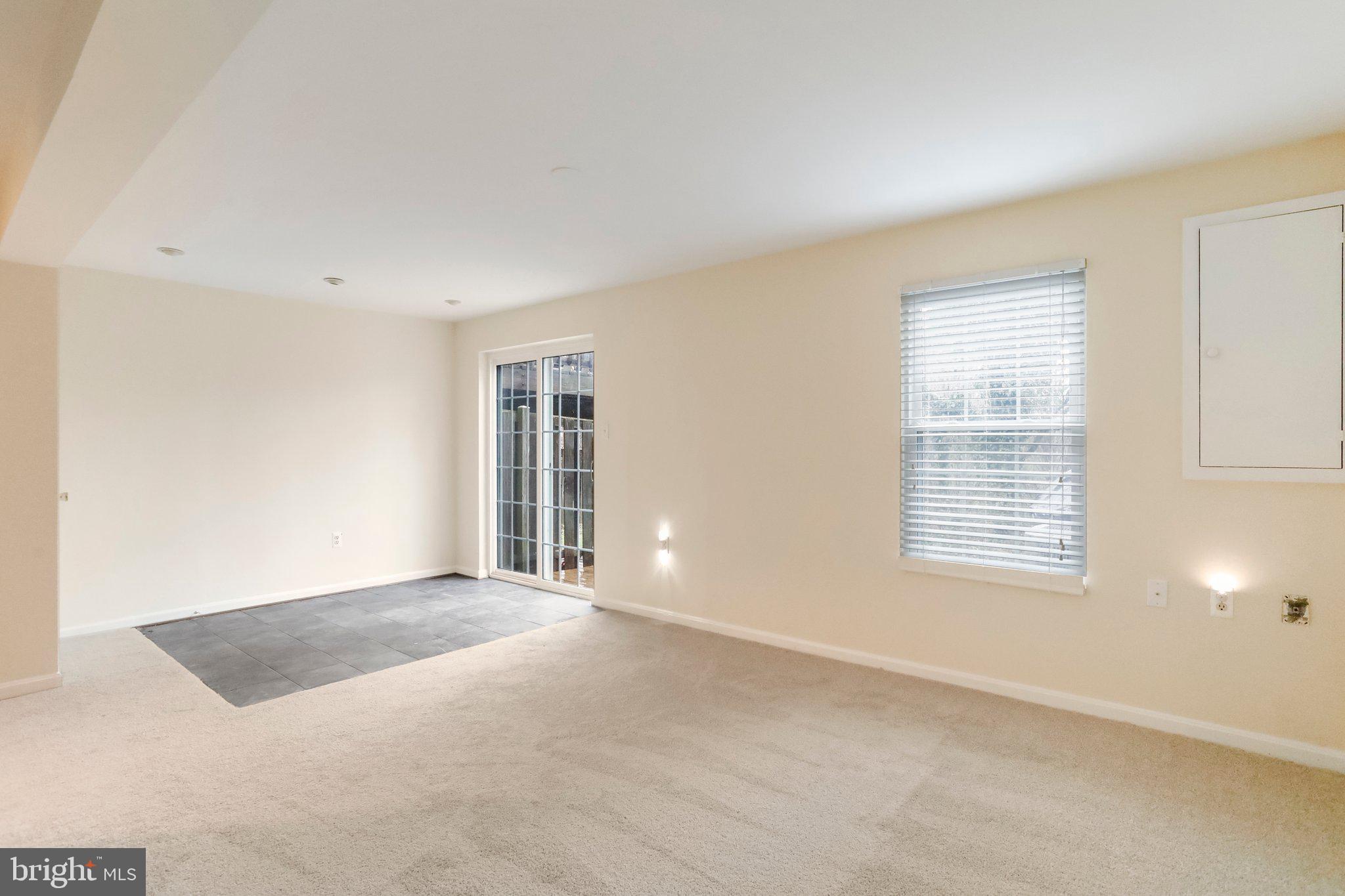 LONGSTREET COMMONS - Residential