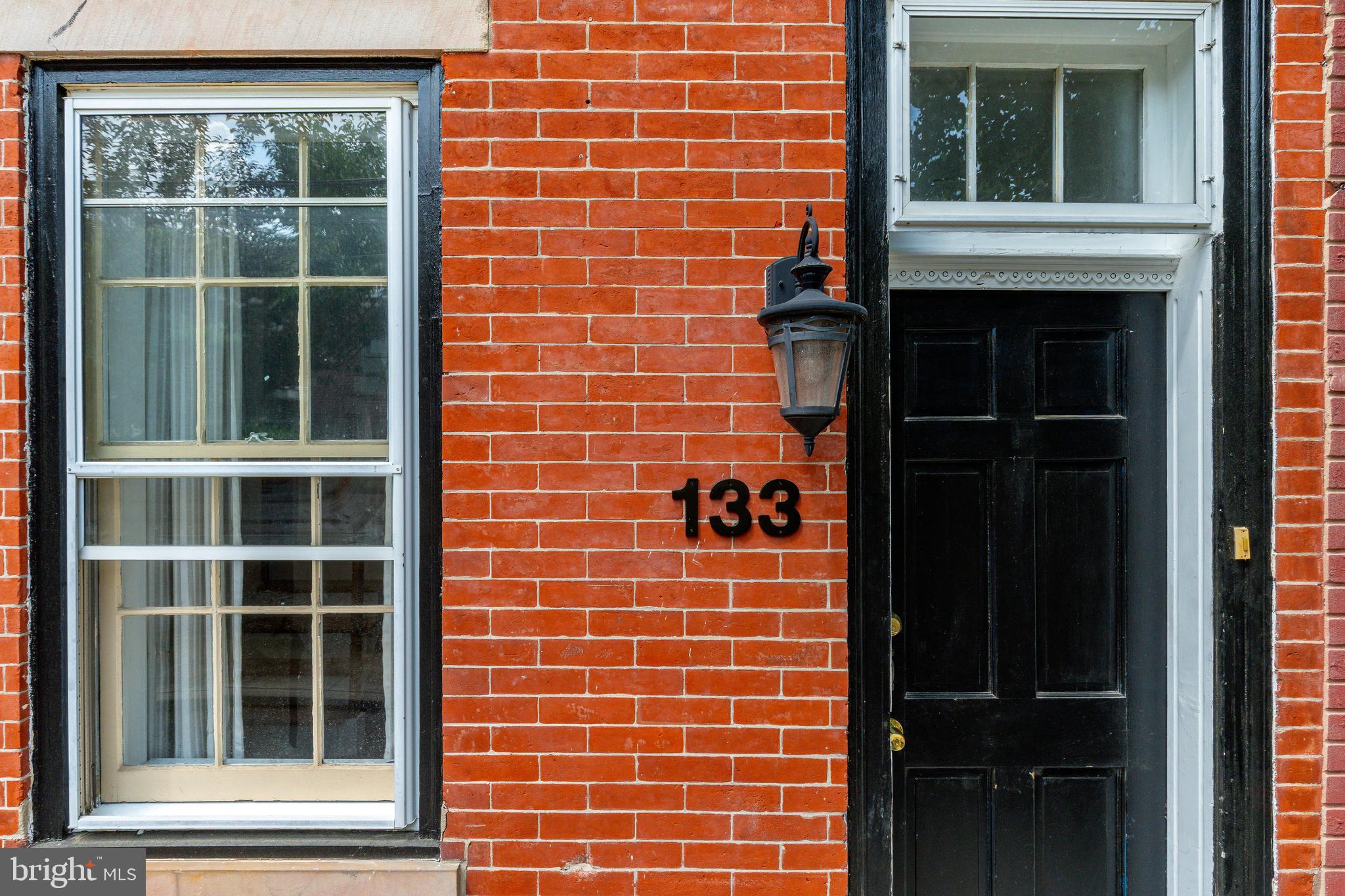 QUEEN VILLAGE - Residential