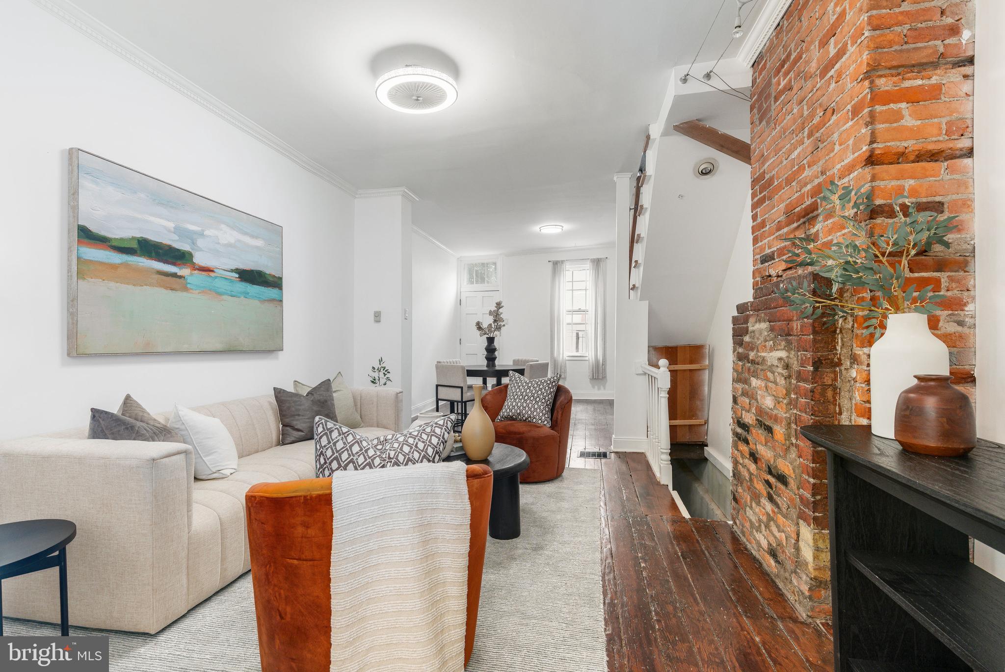 QUEEN VILLAGE - Residential