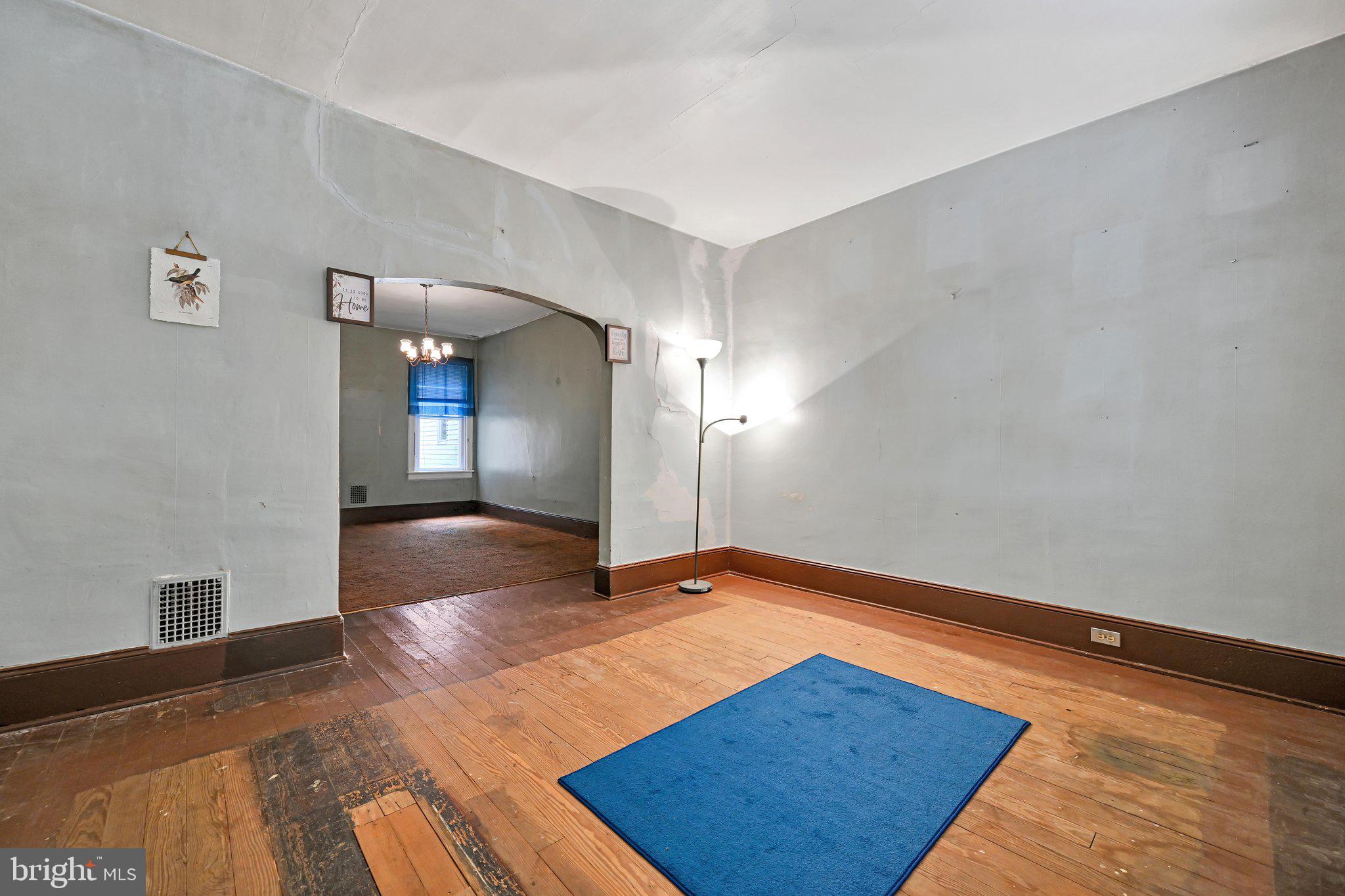 YORKVILLE - Residential
