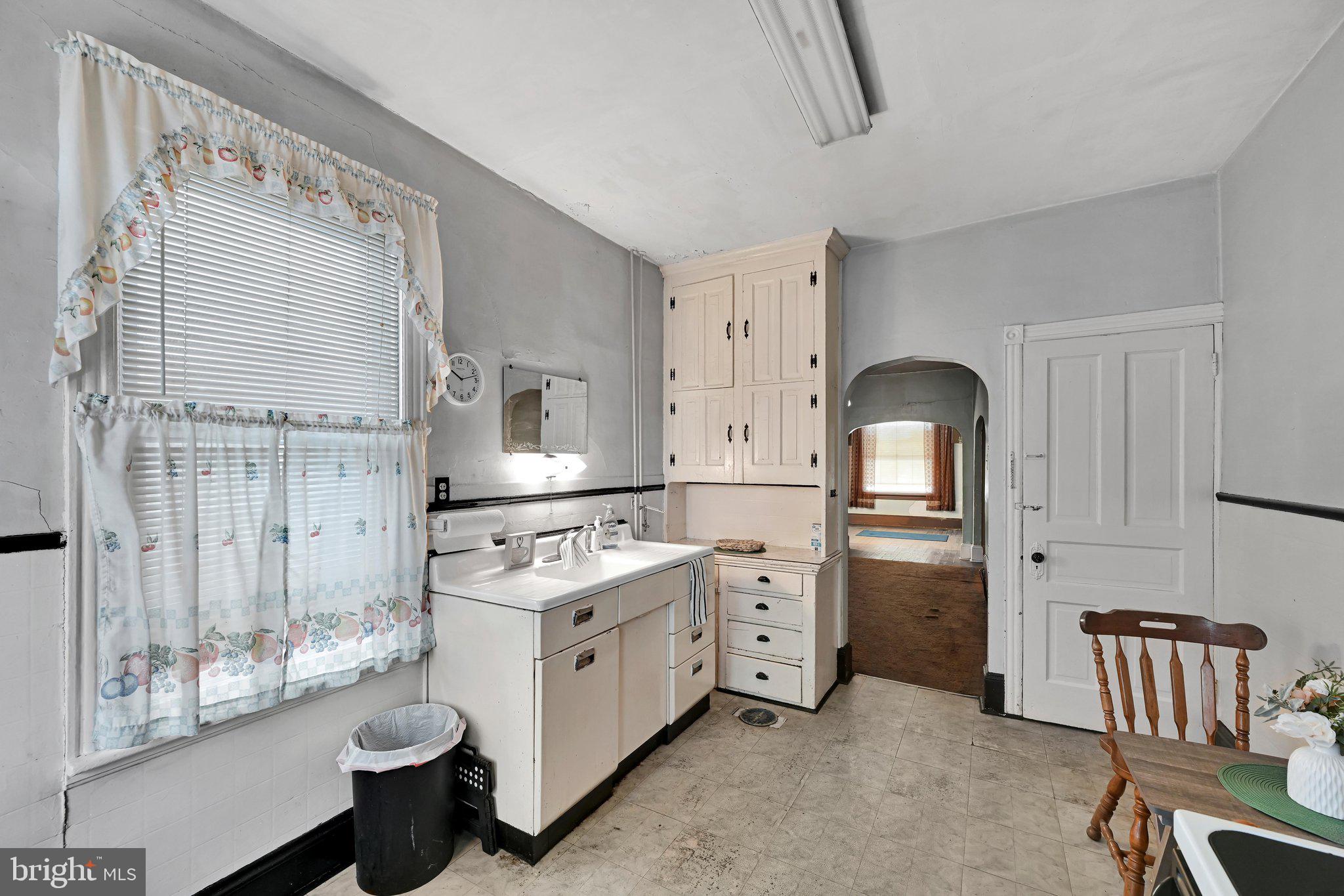 YORKVILLE - Residential