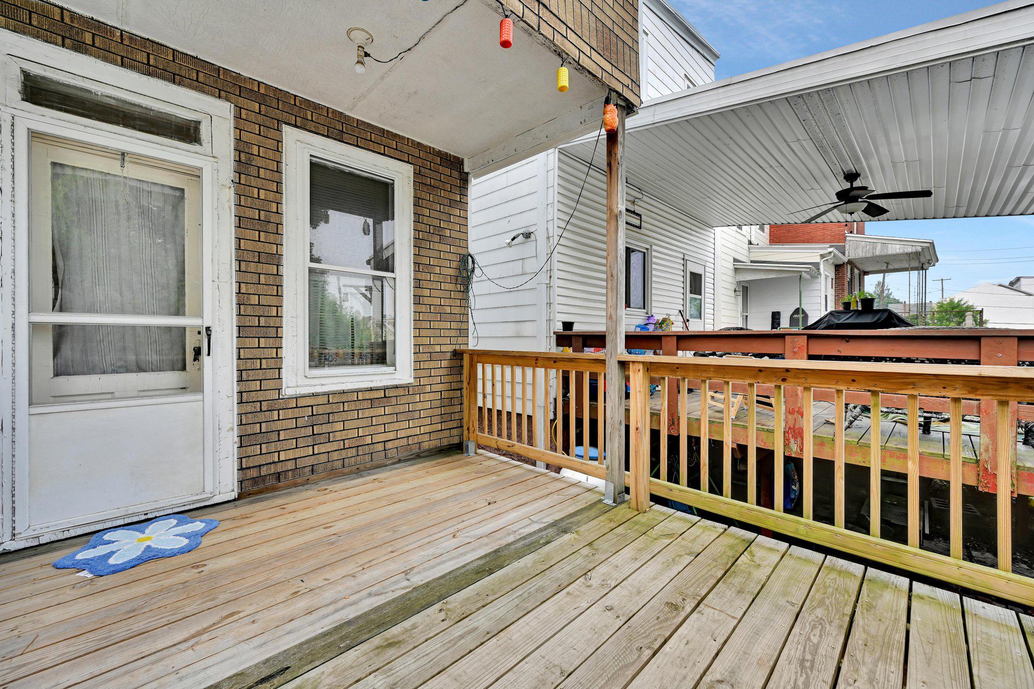 YORKVILLE - Residential