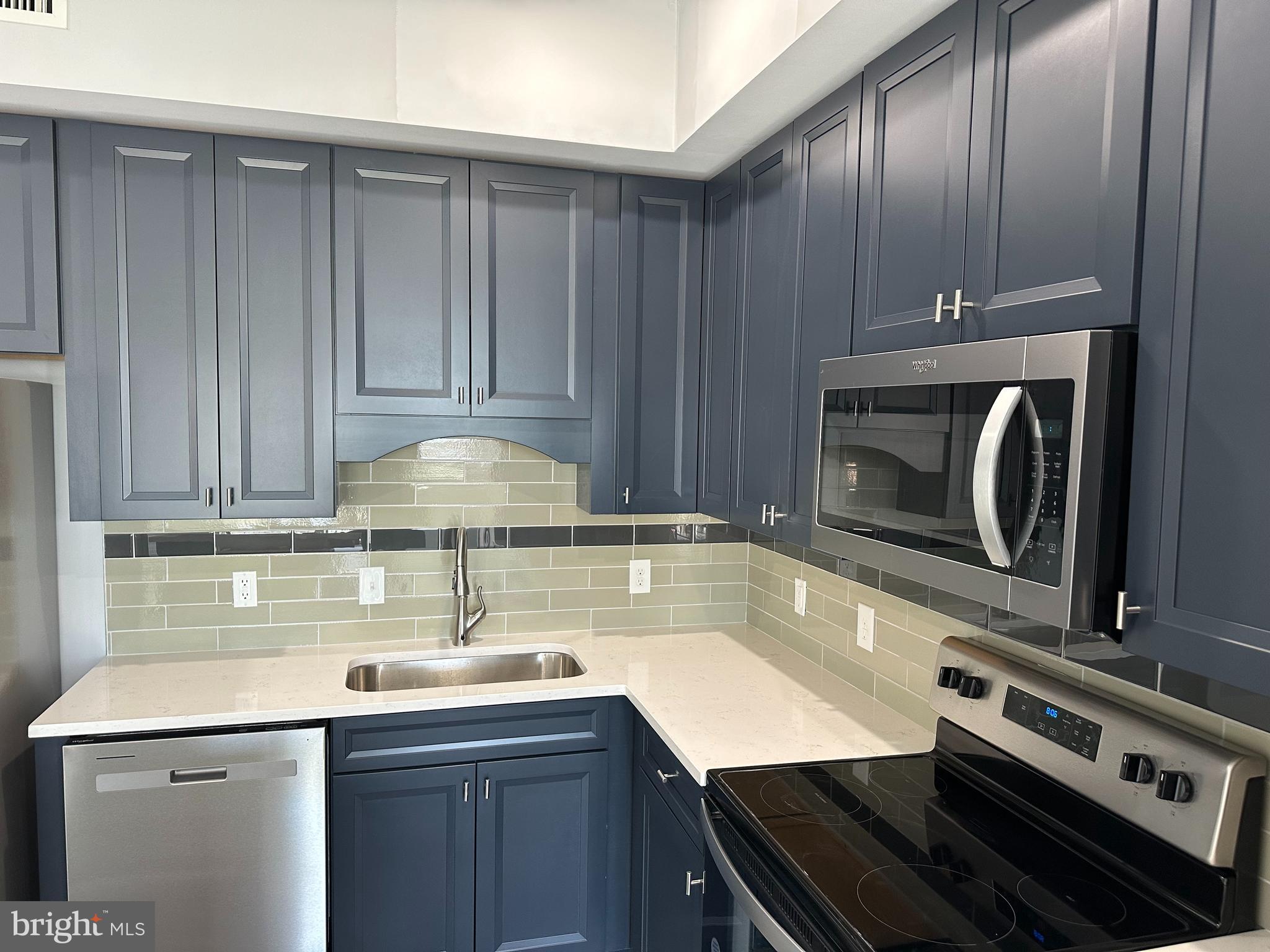 This Luxury modern apartment is a perfect place to call home! Located in the Historic Old Town Manassas, you'll be surrounded by all of the best shopping and restaurants. The open floor plan allows for optimal space utilization, making it a great fit for anyone. The building has an elevator to make trips up and down easier. Additionally, all appliances are provided: washer/dryer, refrigerator/stove/microwave/disposal. For those who need transportation options, there's a VRE closeby from the building as well. Don't miss out on this amazing opportunity - contact us today for more information and to schedule a viewing!