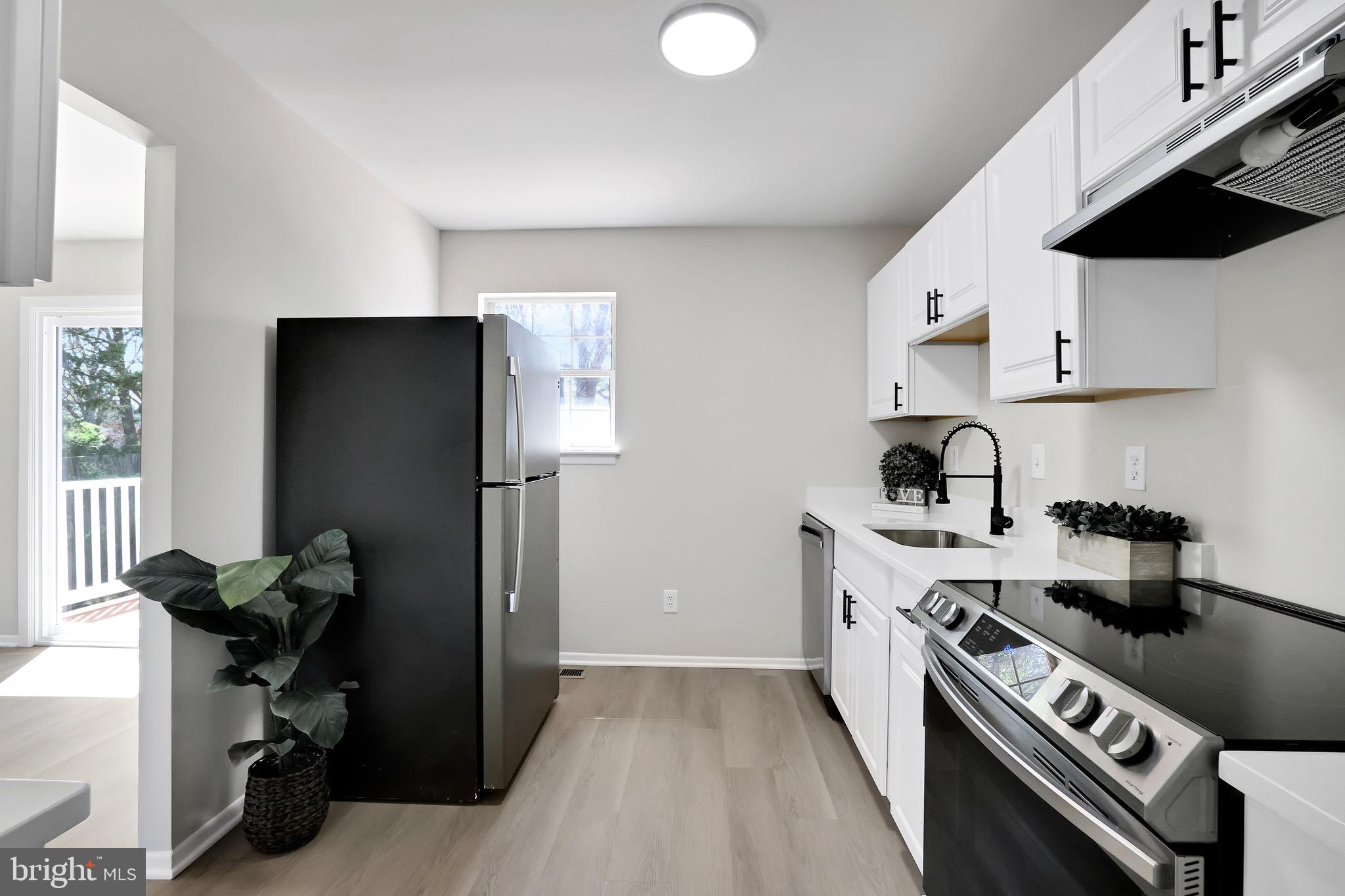 CROFTON VILLAGE - Residential