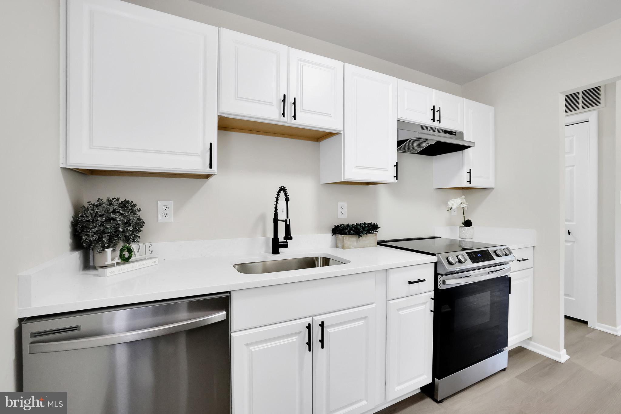 CROFTON VILLAGE - Residential