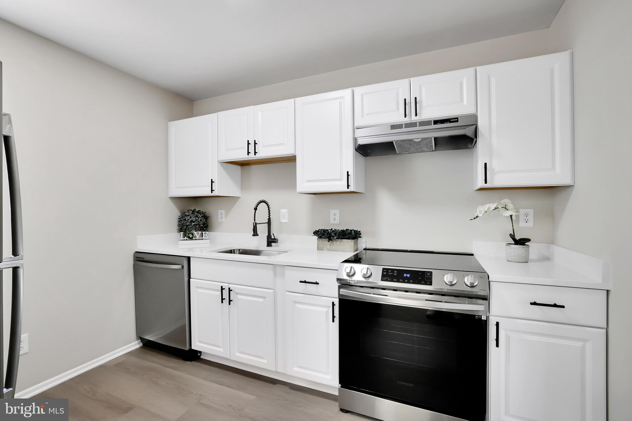 CROFTON VILLAGE - Residential