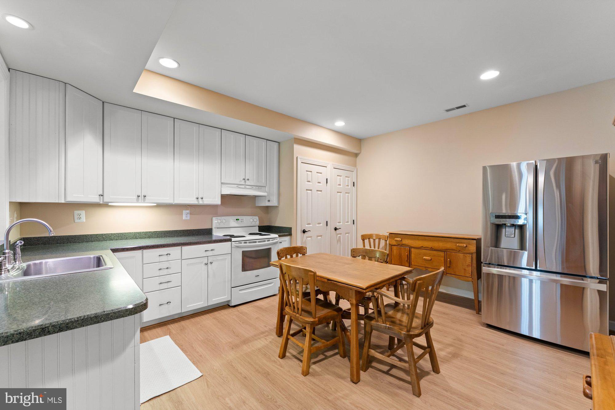 ASHGROVE WOODS - Residential