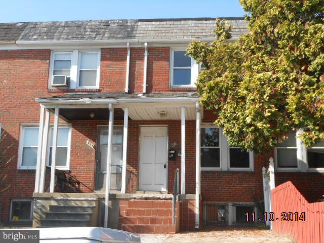 Fannie Mae Homepath Property  The home features 2 full bathrooms, 3 bedrooms and an improved basement. Gleaming wood Floors. yard and deck in back for entertaining. Home is set up as 2 units, with 2 kitchens.  convenient to 95, Close to downtown.