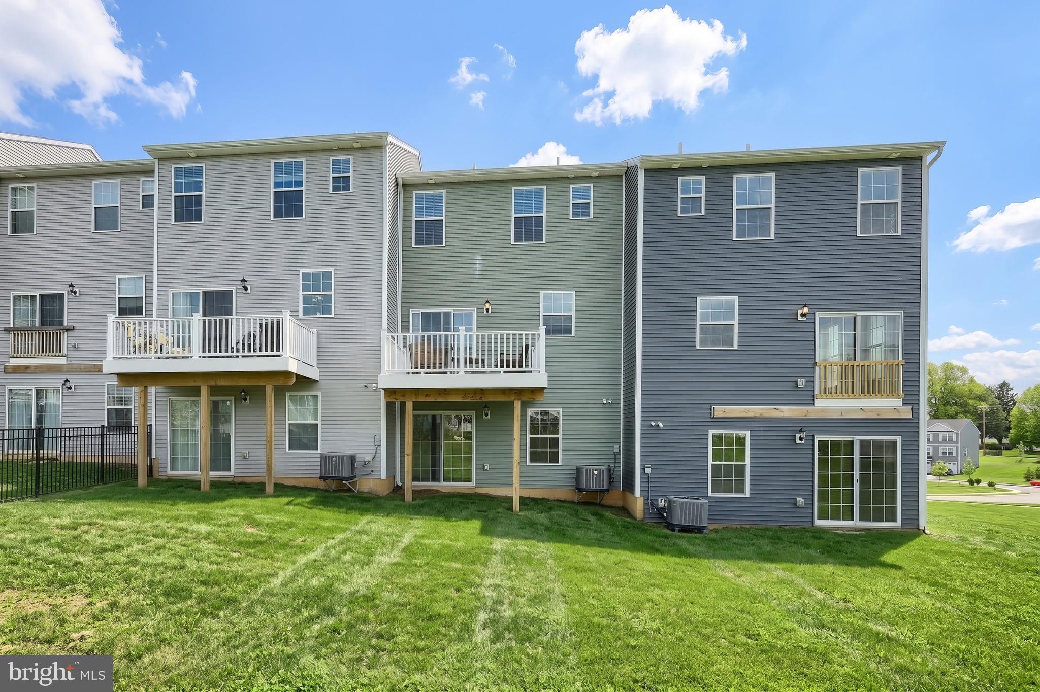 HUDSON RIDGE - Residential