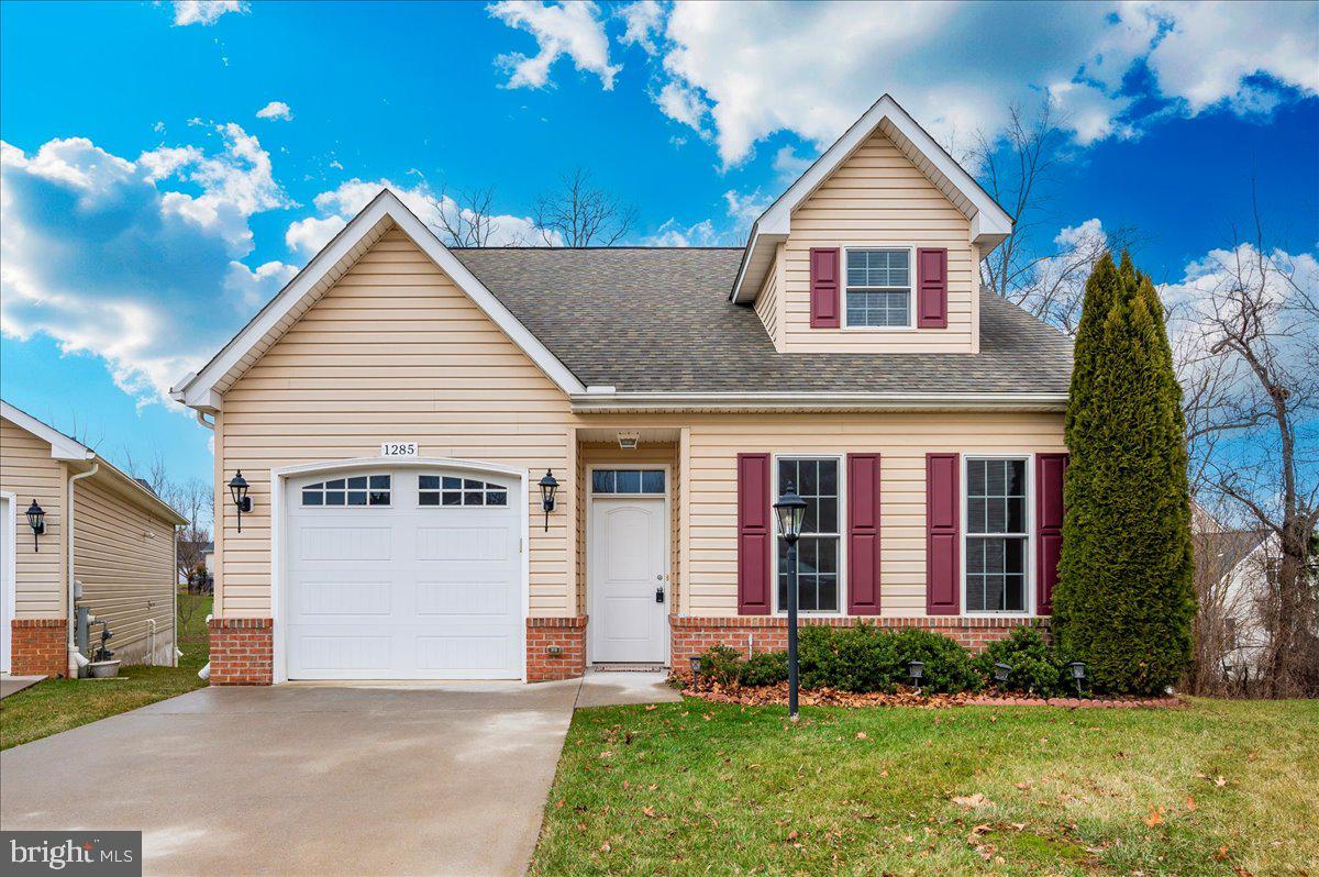THE HOMES AT STRAWBRIDGE MEADOWS - Residential