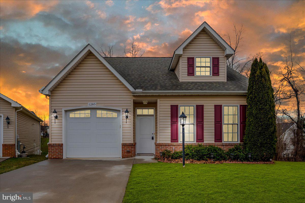 THE HOMES AT STRAWBRIDGE MEADOWS - Residential