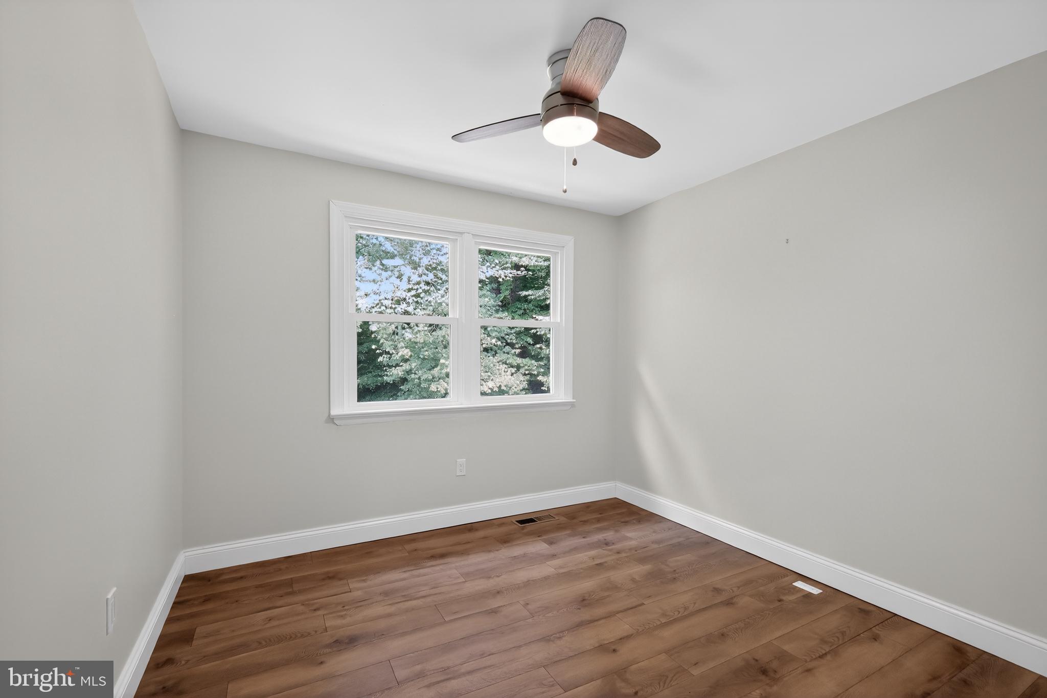 WHISPERING WOODS - Residential