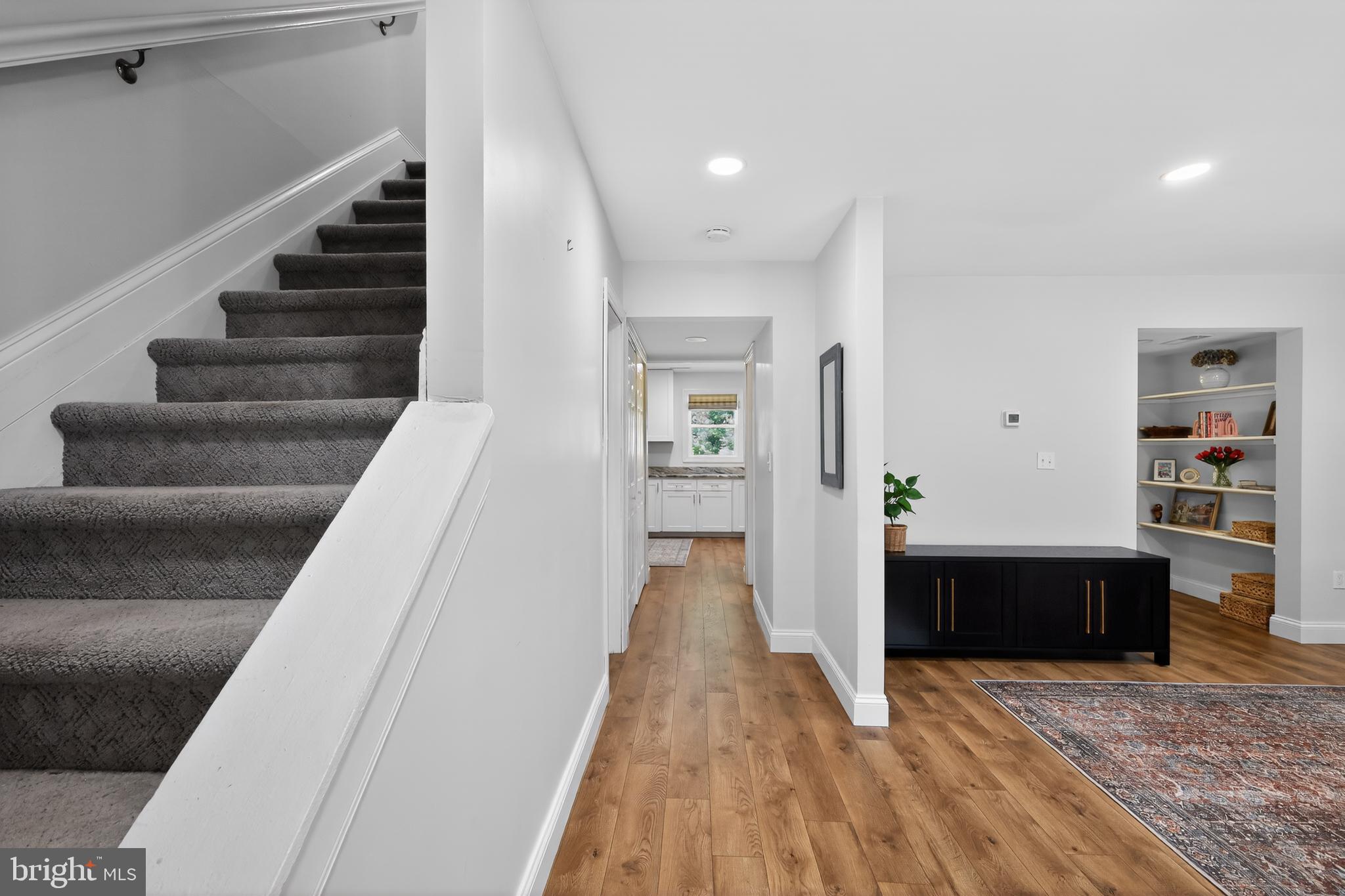 WHISPERING WOODS - Residential