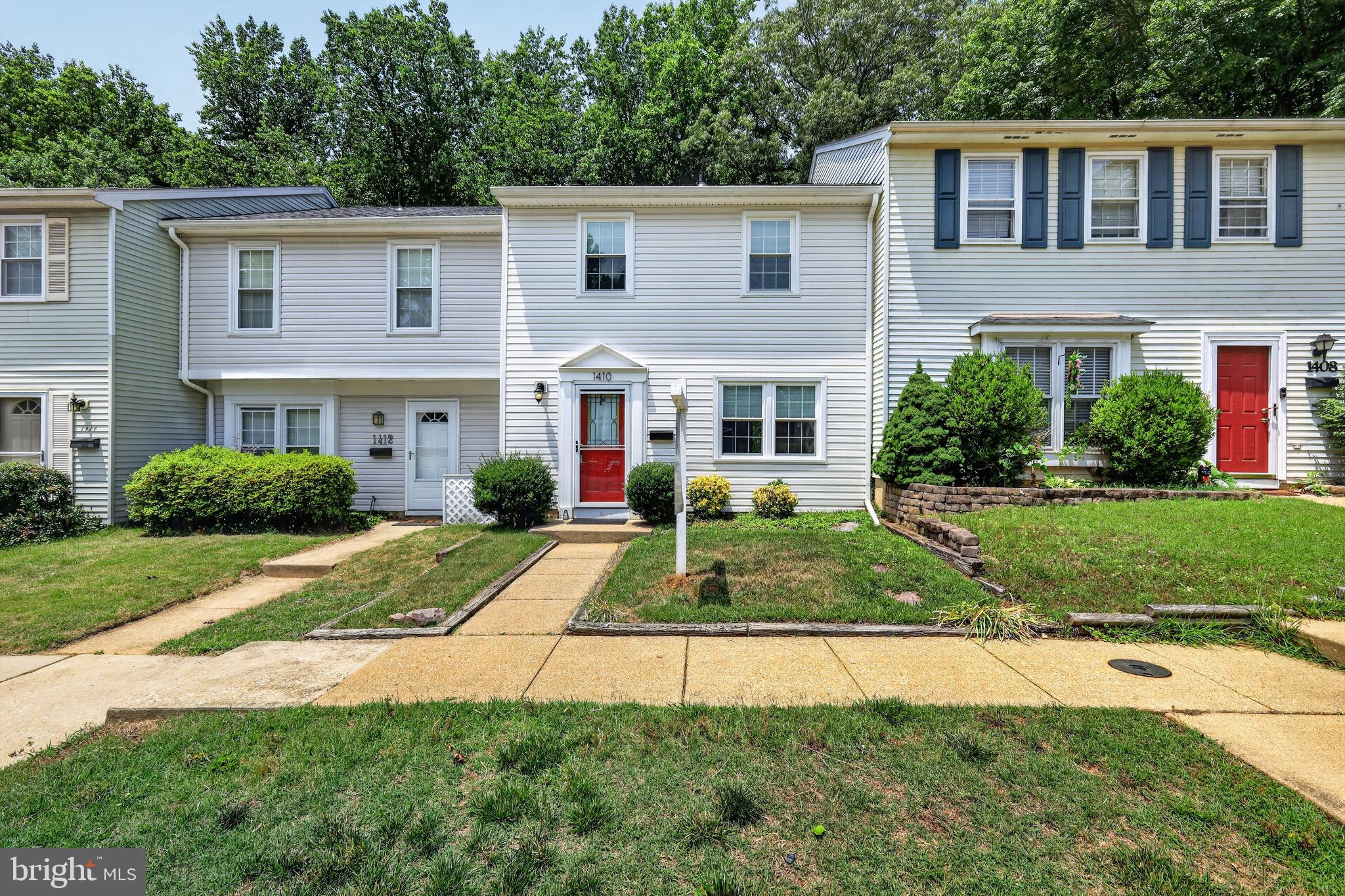 WHISPERING WOODS - Residential