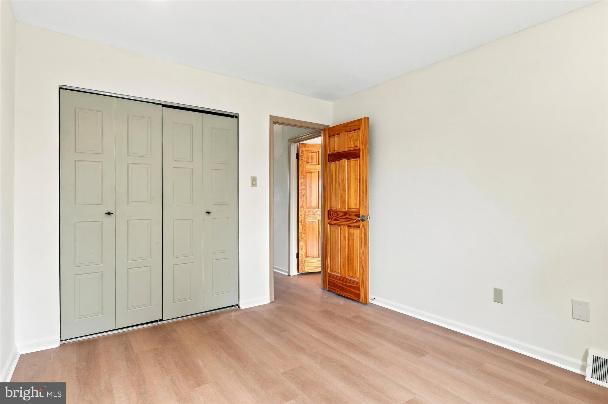 VILLAGE SHIRES - Residential