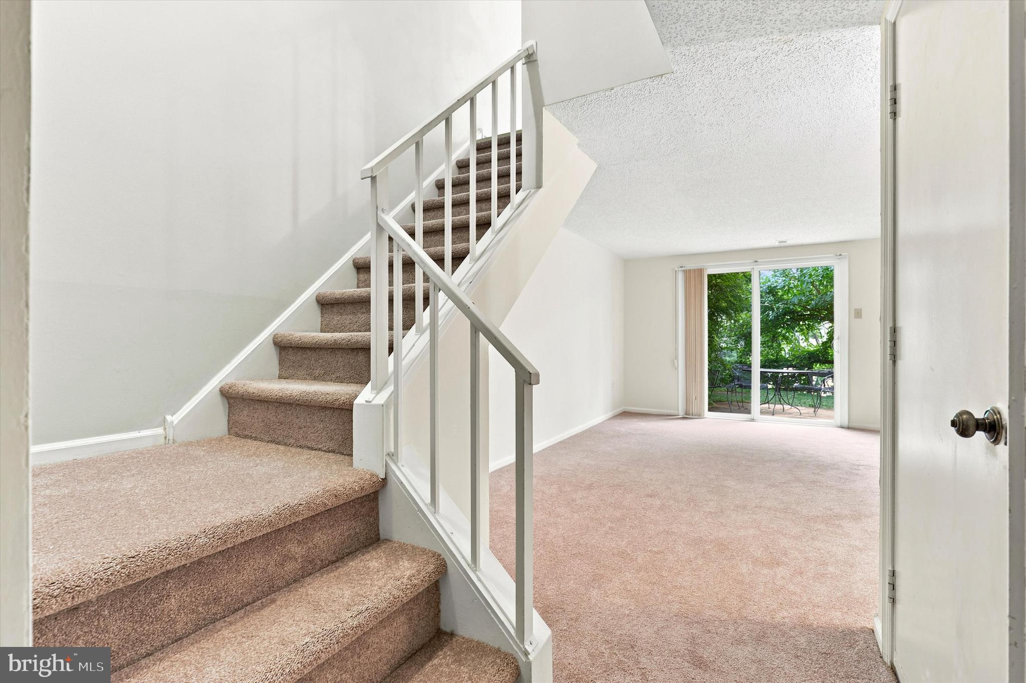 VILLAGE SHIRES - Residential