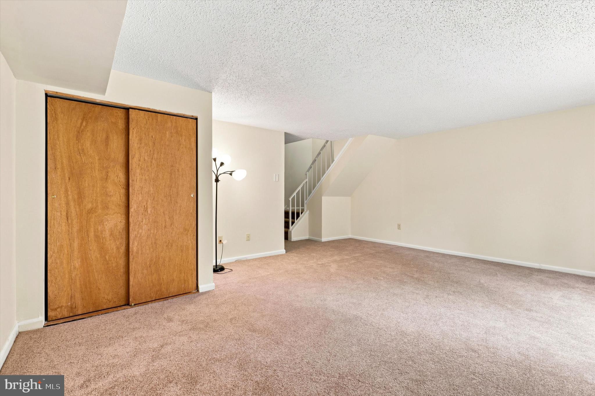VILLAGE SHIRES - Residential