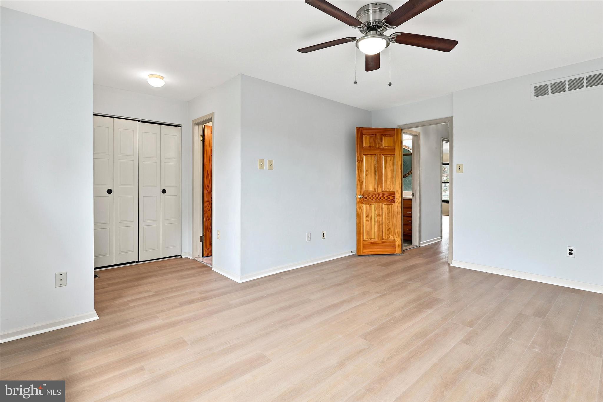 VILLAGE SHIRES - Residential