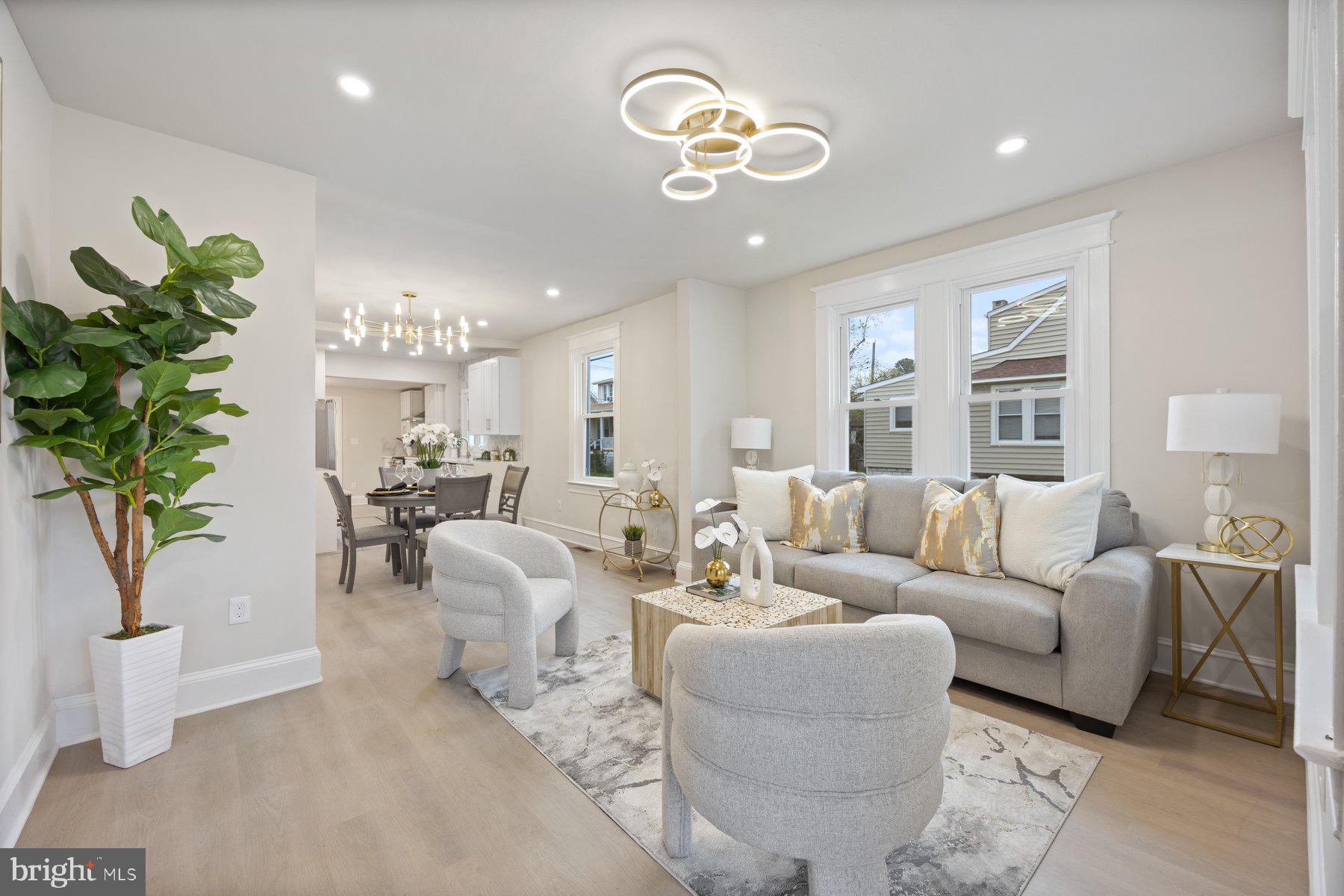 HAMILTON HILLS - Residential
