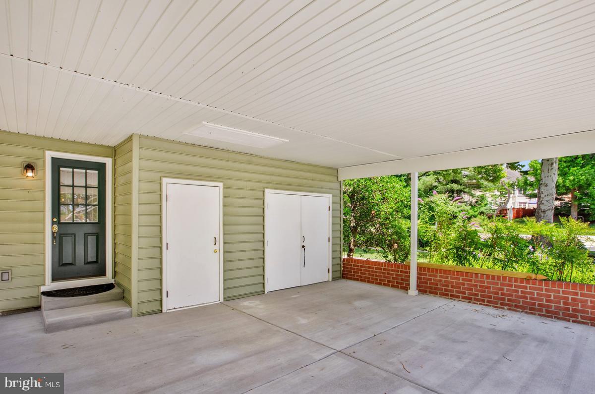 VILLAGE OF LONG REACH - Residential