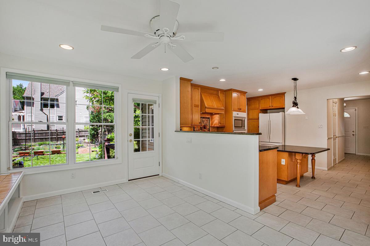 VILLAGE OF LONG REACH - Residential