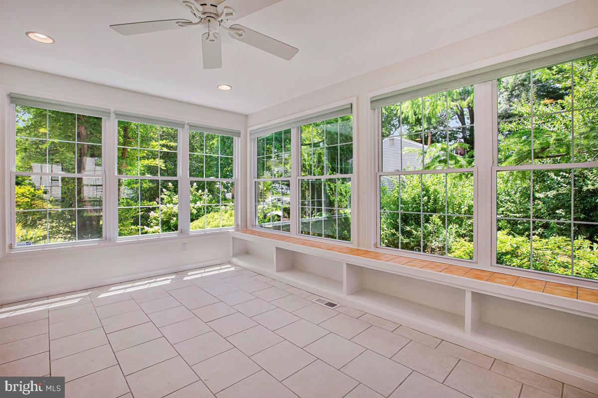 VILLAGE OF LONG REACH - Residential