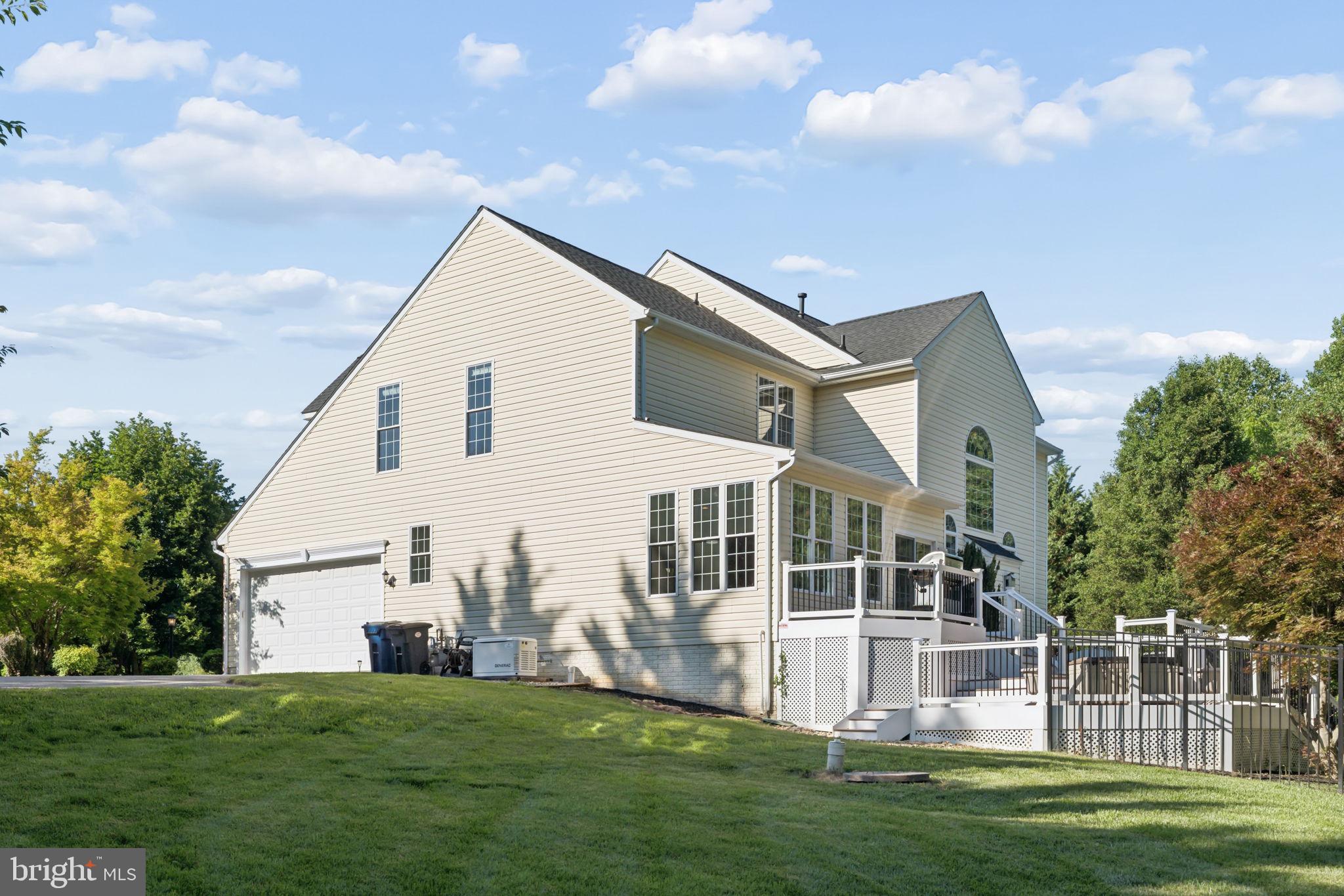 TIRA ESTATES - Residential
