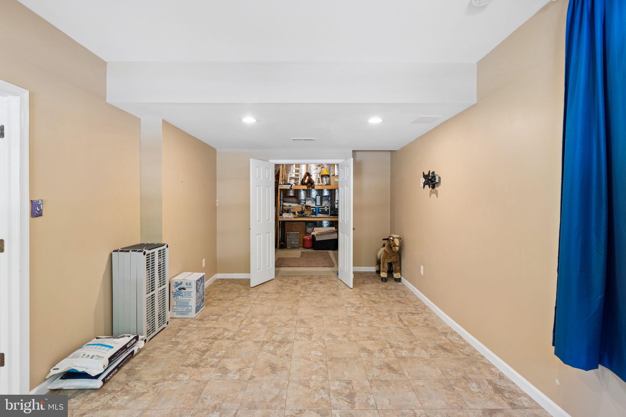 TIRA ESTATES - Residential