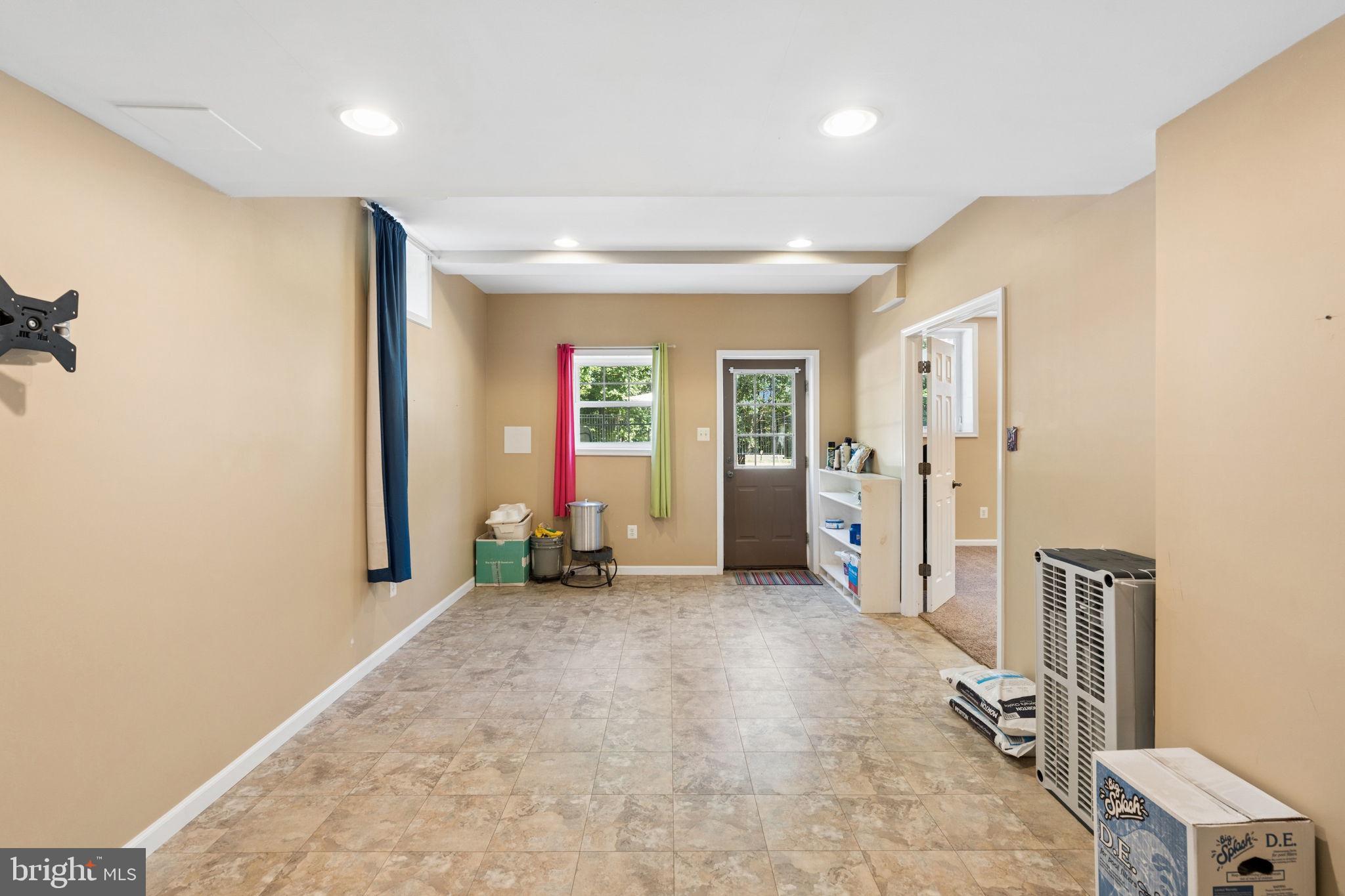 TIRA ESTATES - Residential