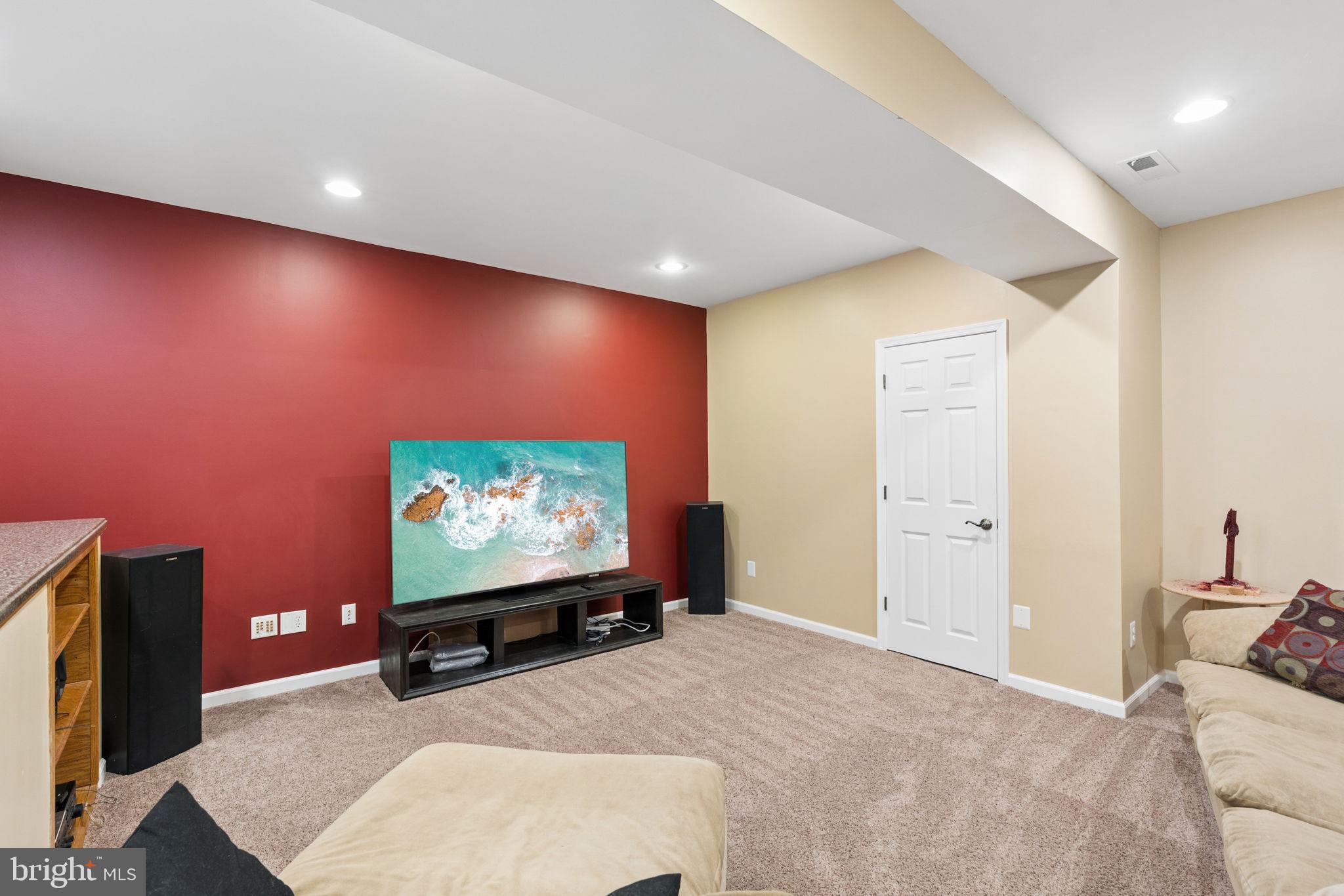 TIRA ESTATES - Residential