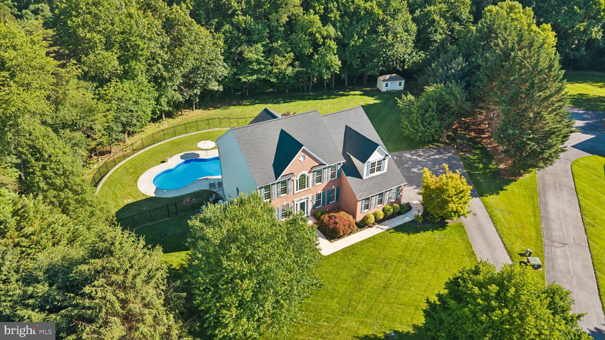 TIRA ESTATES - Residential