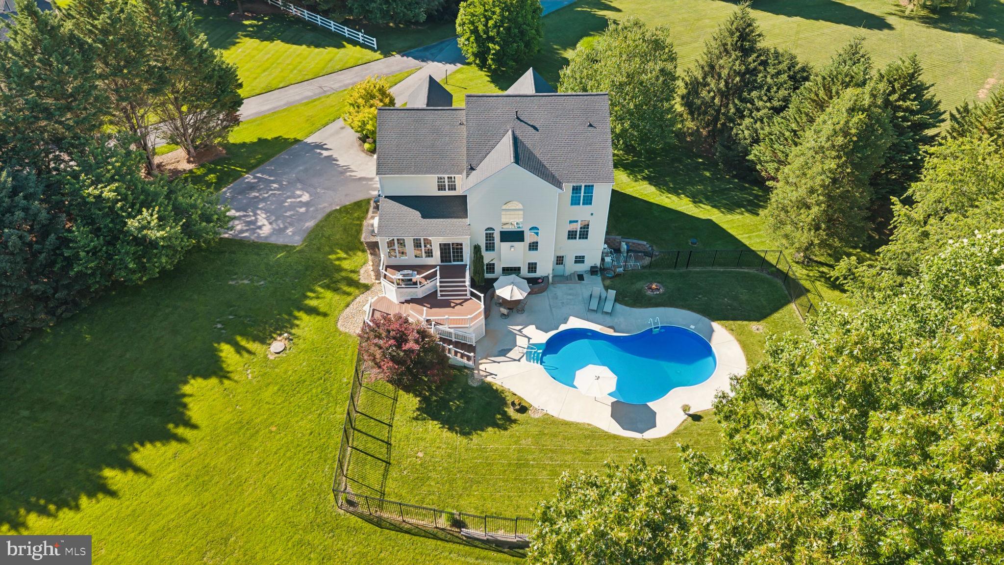 TIRA ESTATES - Residential